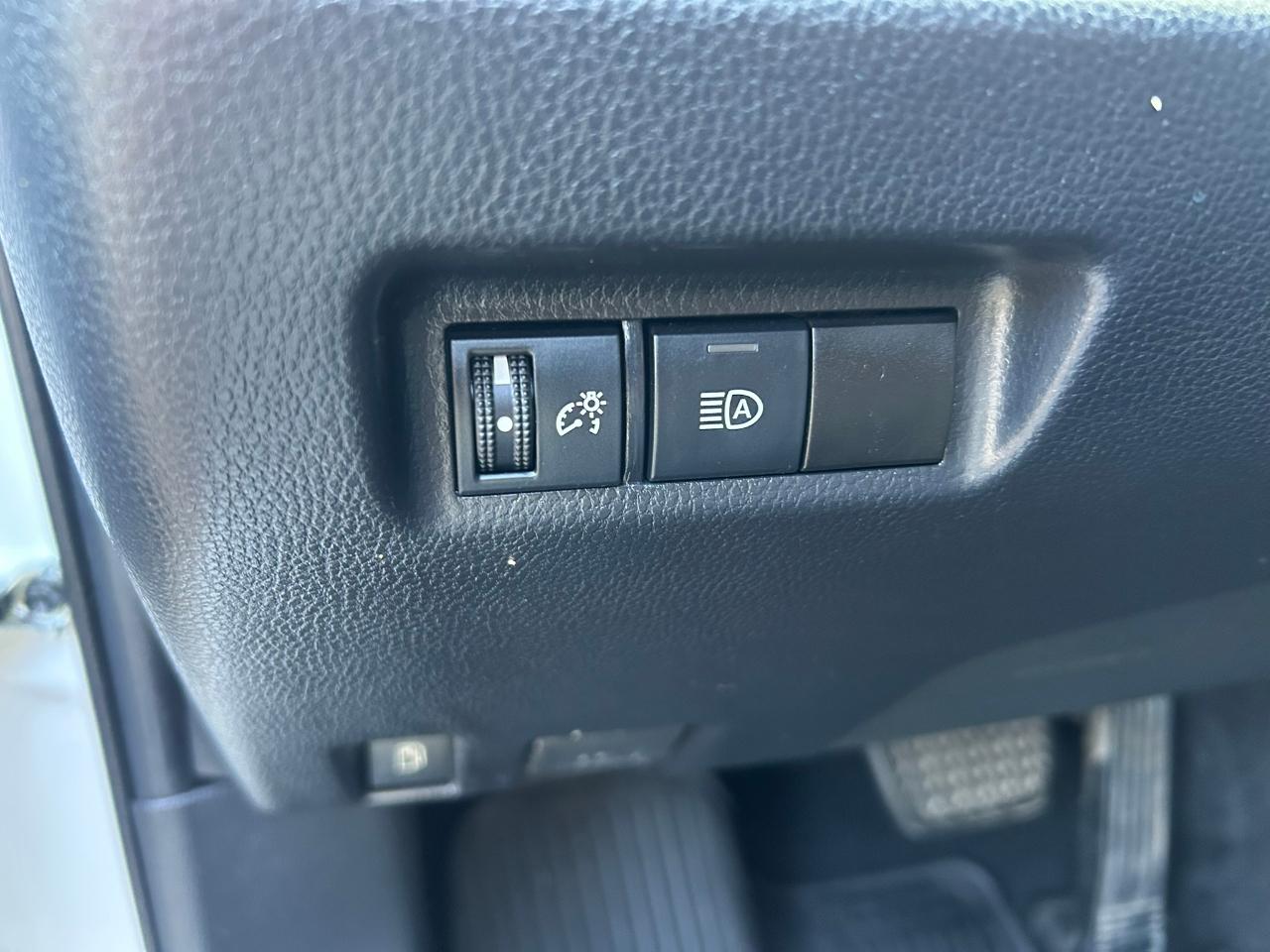 Toyota RAV4 Hybrid LE 2021