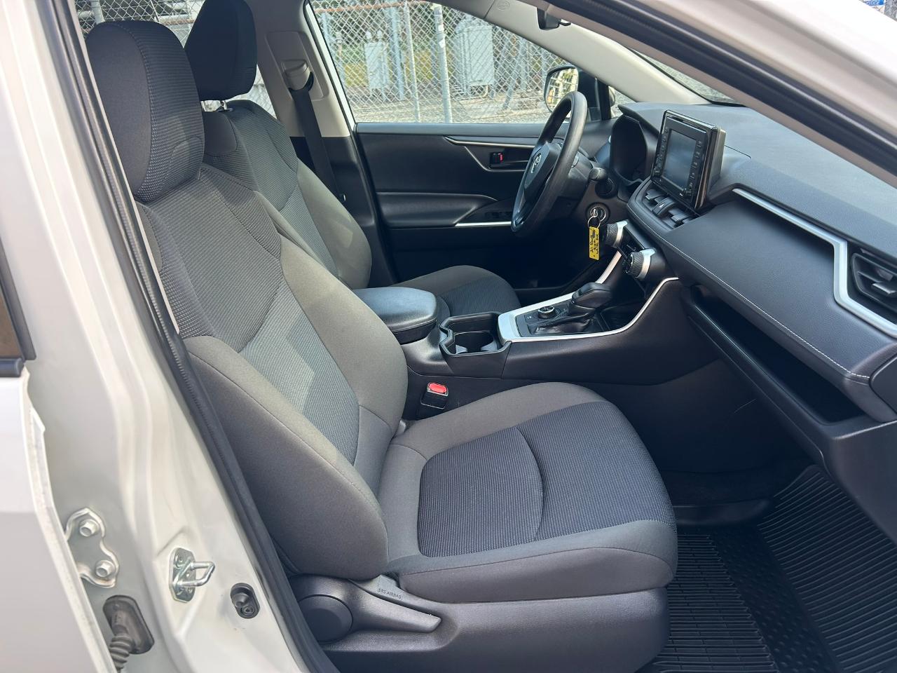 Toyota RAV4 Hybrid LE 2021