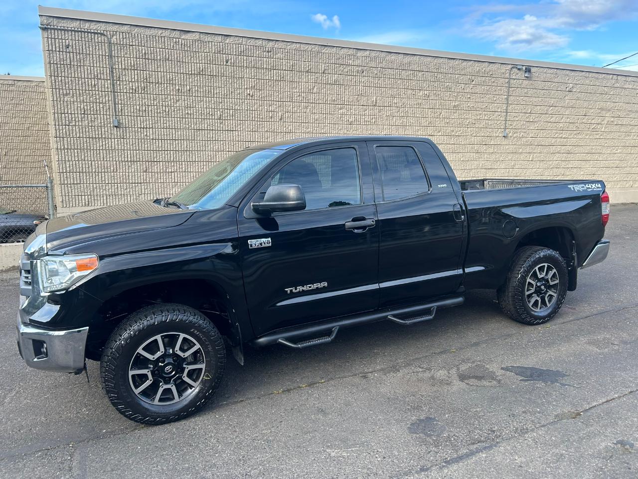 Toyota Tundra  2014