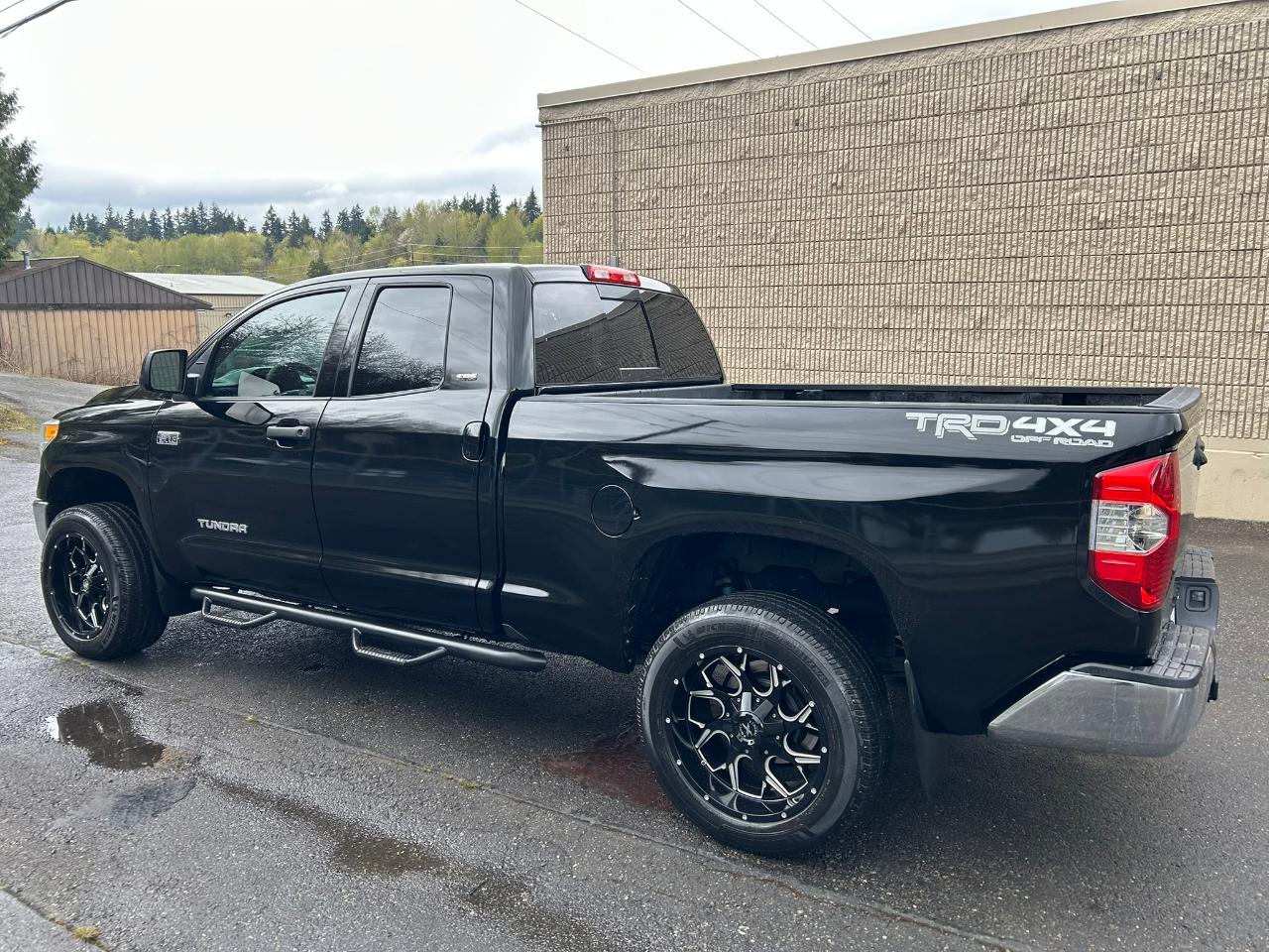 Toyota Tundra  2014