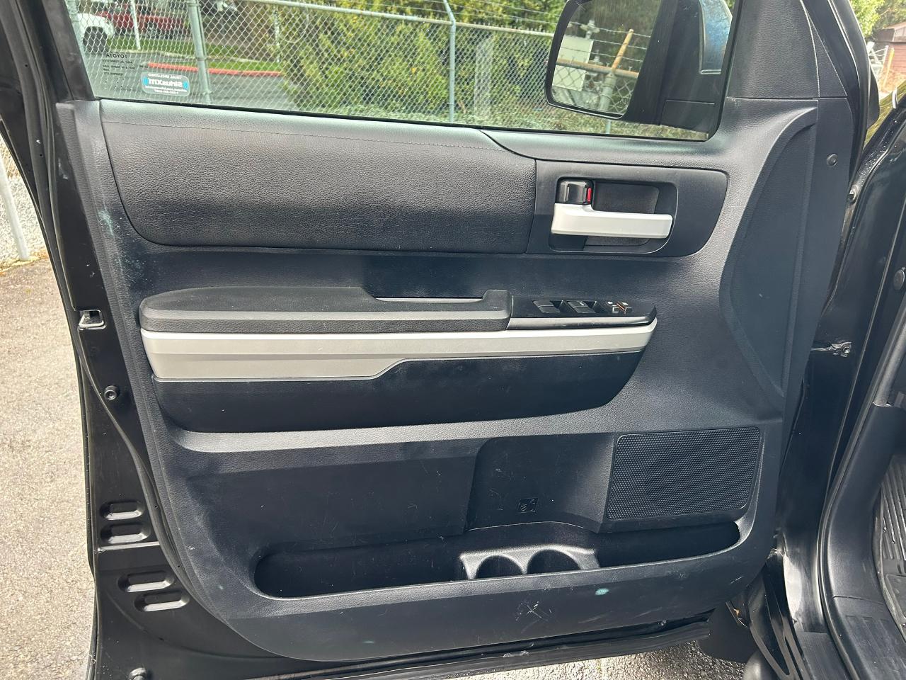 Toyota Tundra  2014