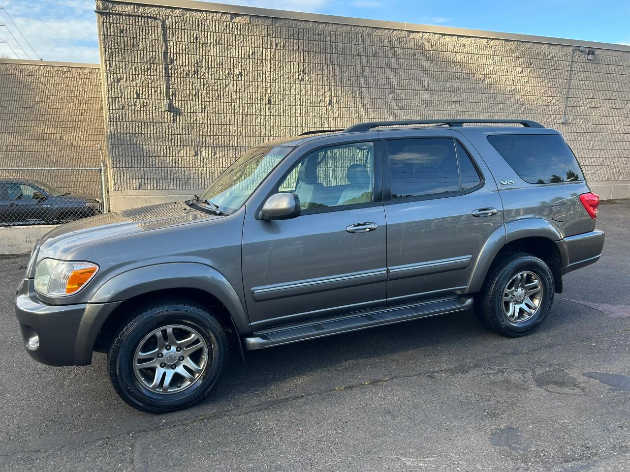 Toyota Sequoia SR5 4WD 2006
