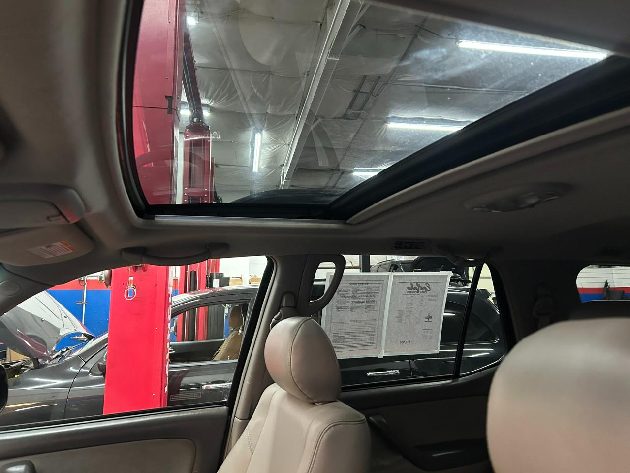 Toyota Sequoia SR5 4WD 2006