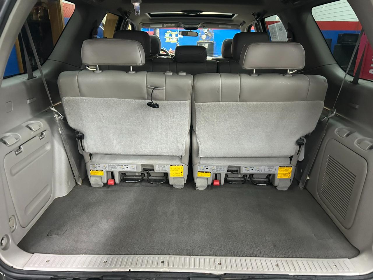 Toyota Sequoia SR5 4WD 2006