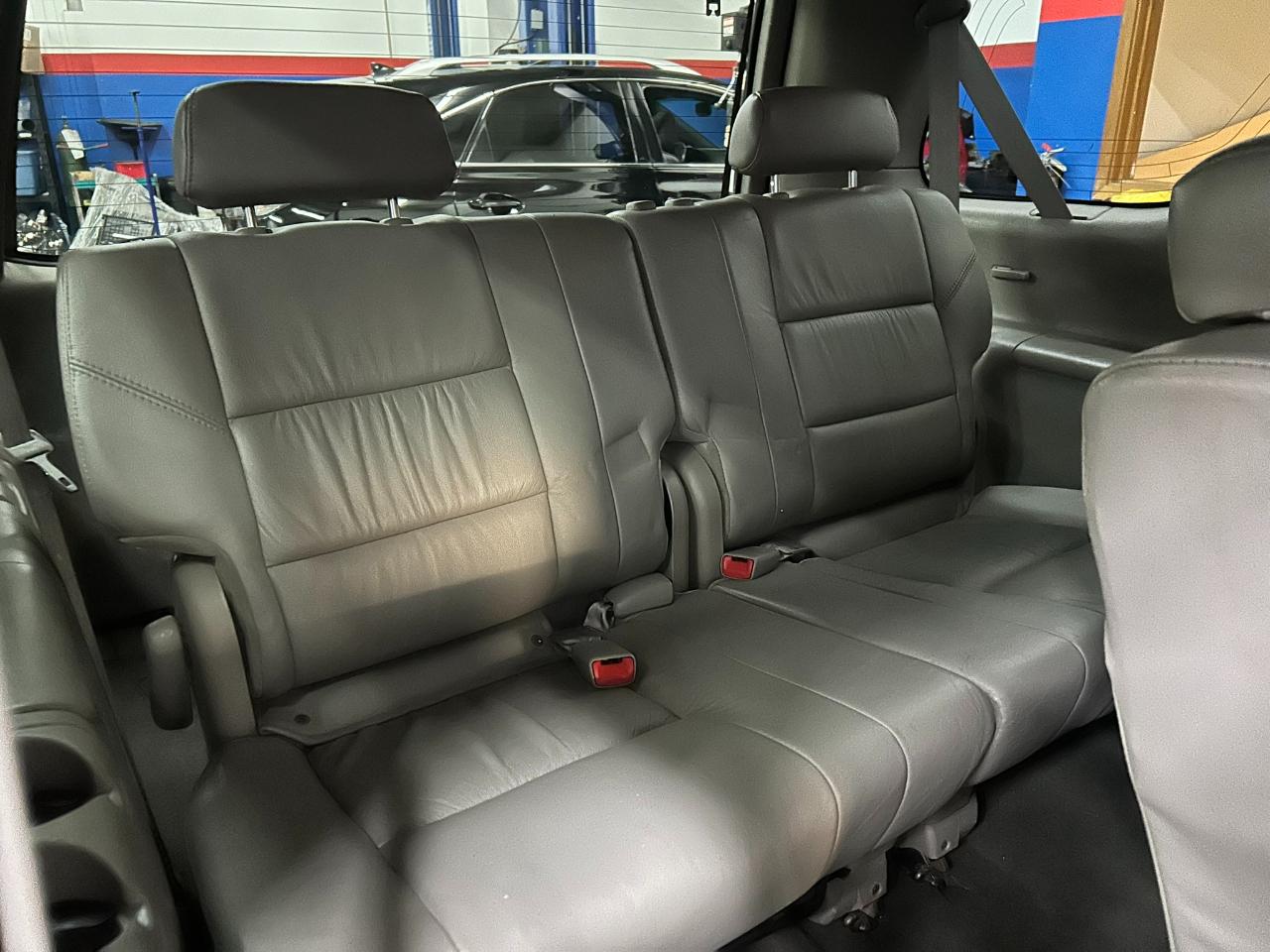 Toyota Sequoia SR5 4WD 2006