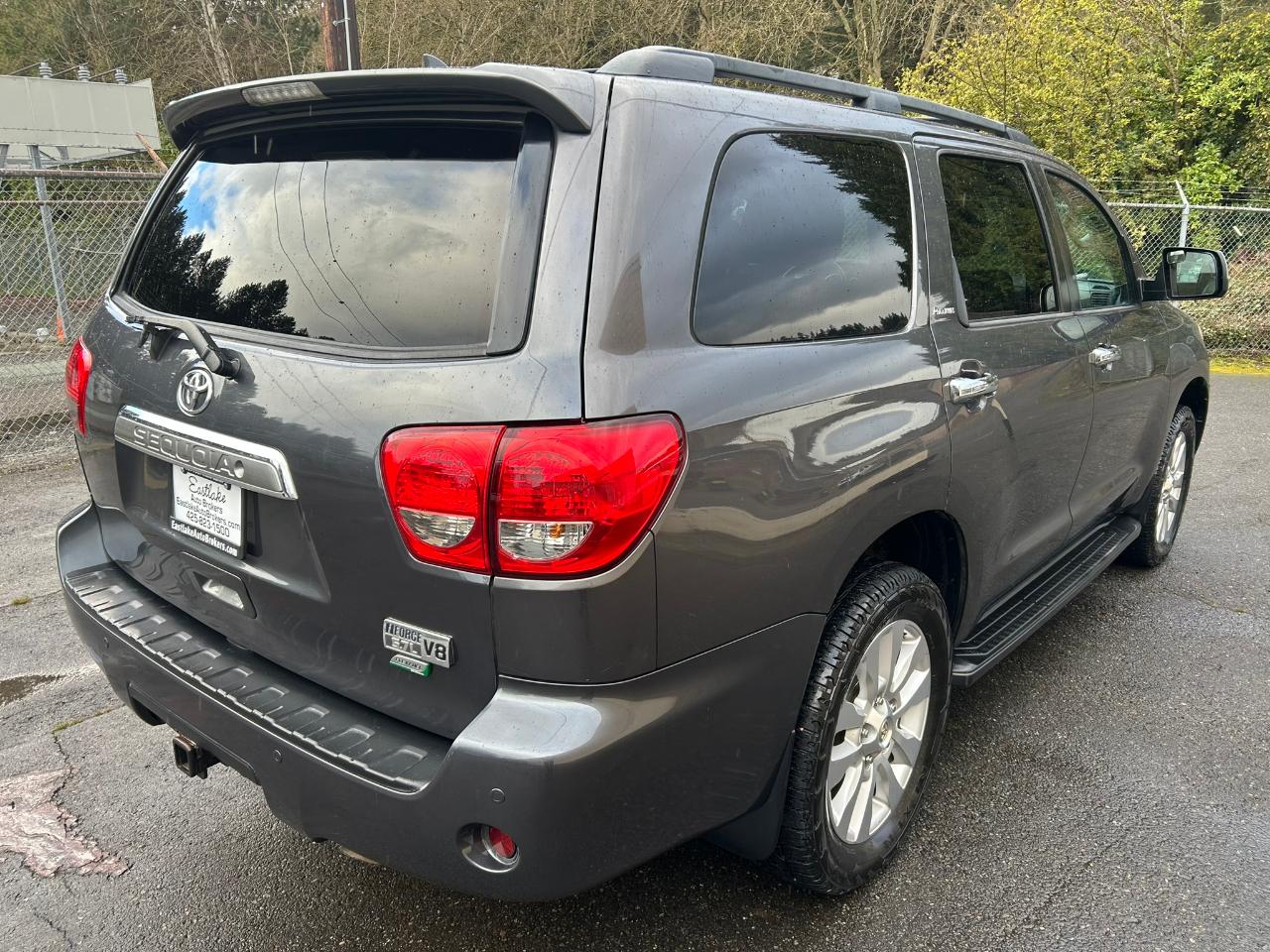 Toyota Sequoia Platinum 4WD FFV 2015