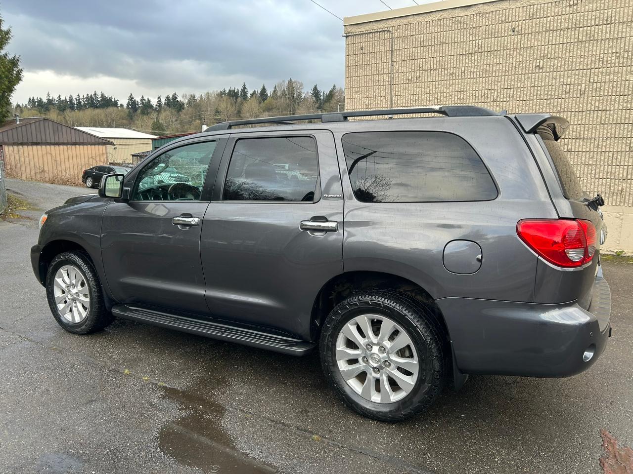 Toyota Sequoia Platinum 4WD FFV 2015