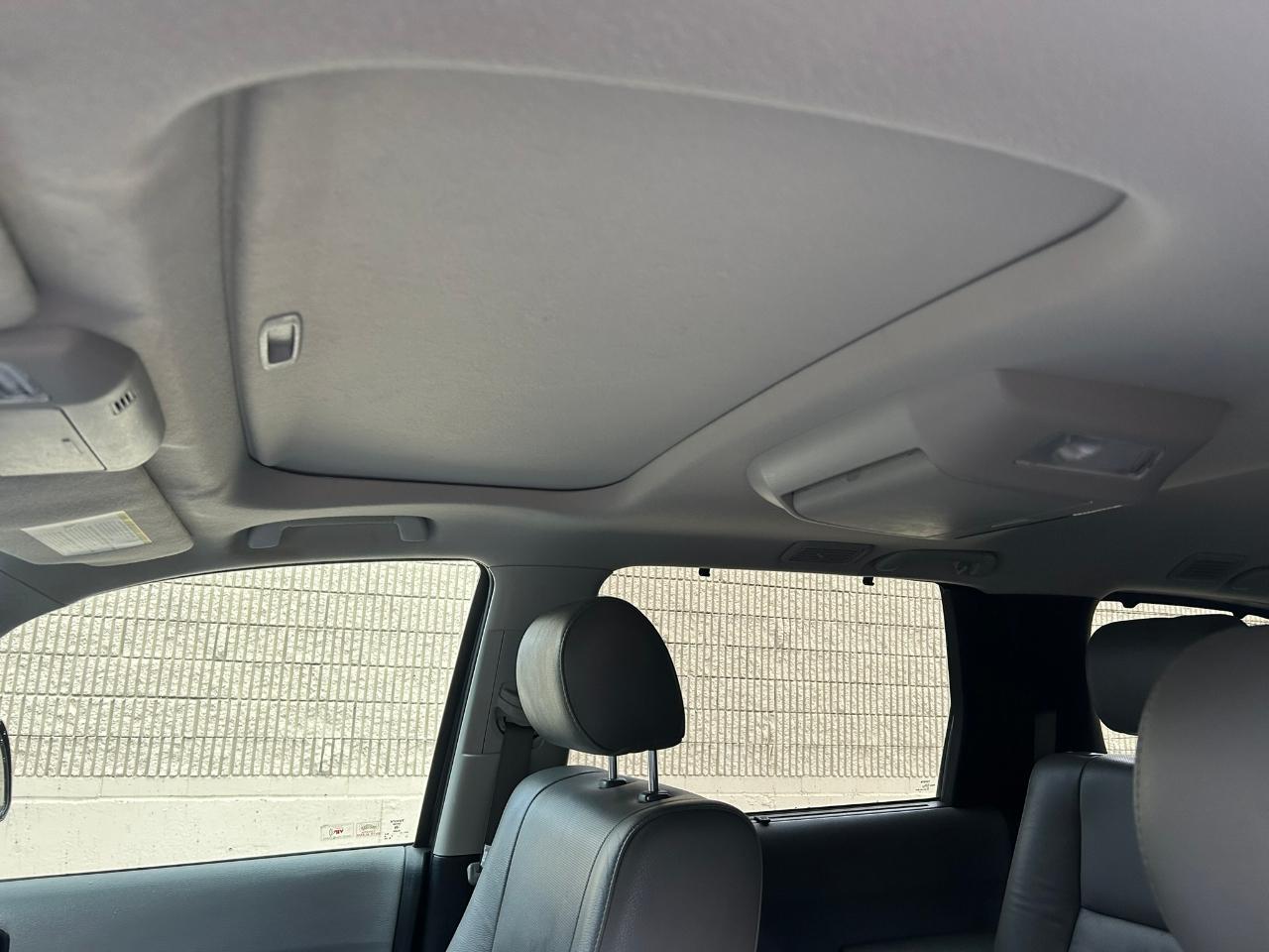 Toyota Sequoia Platinum 4WD FFV 2015