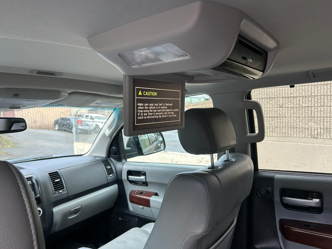 Toyota Sequoia Platinum 4WD FFV 2015