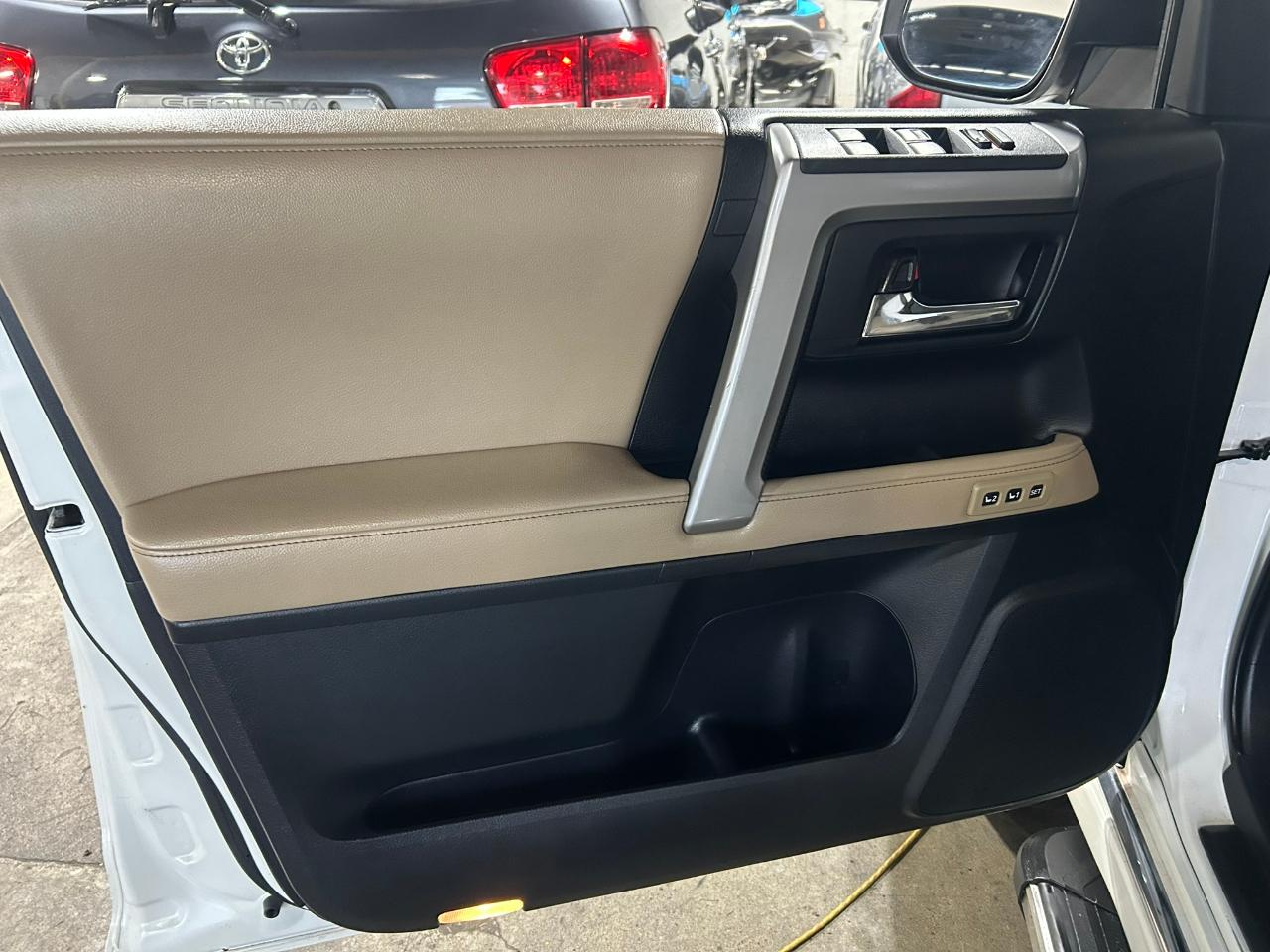 Toyota 4Runner Limited 4WD V6 2016