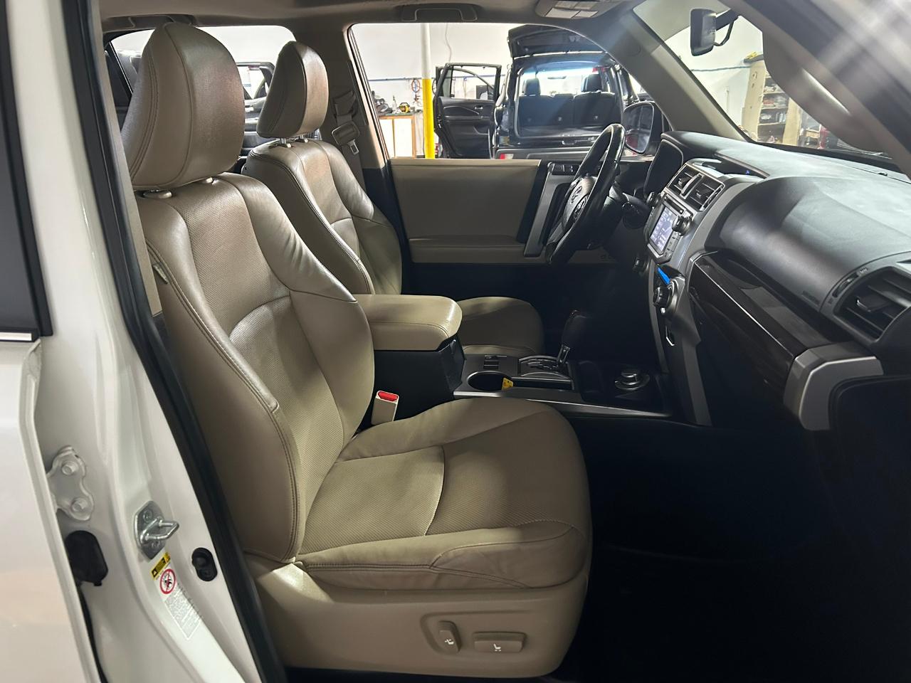 Toyota 4Runner Limited 4WD V6 2016