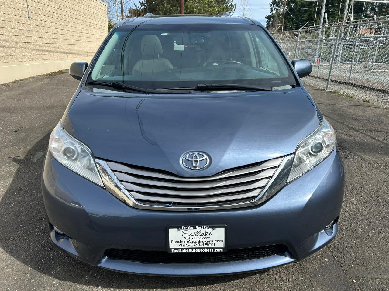 Toyota Sienna XLE Premium 5D Wagon 7 Pass AWD 2015