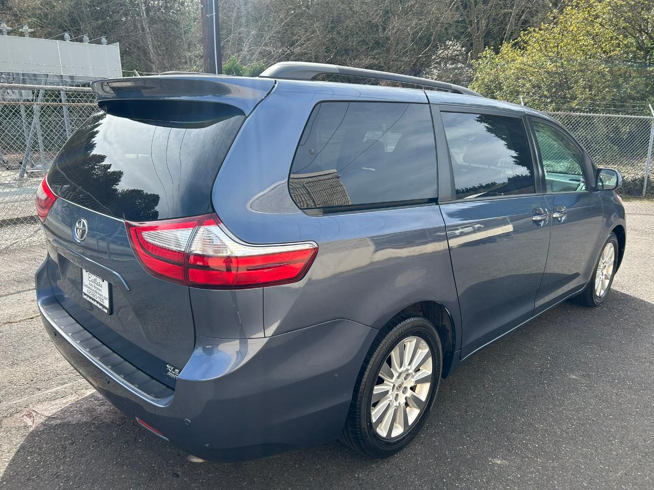Toyota Sienna XLE Premium 5D Wagon 7 Pass AWD 2015