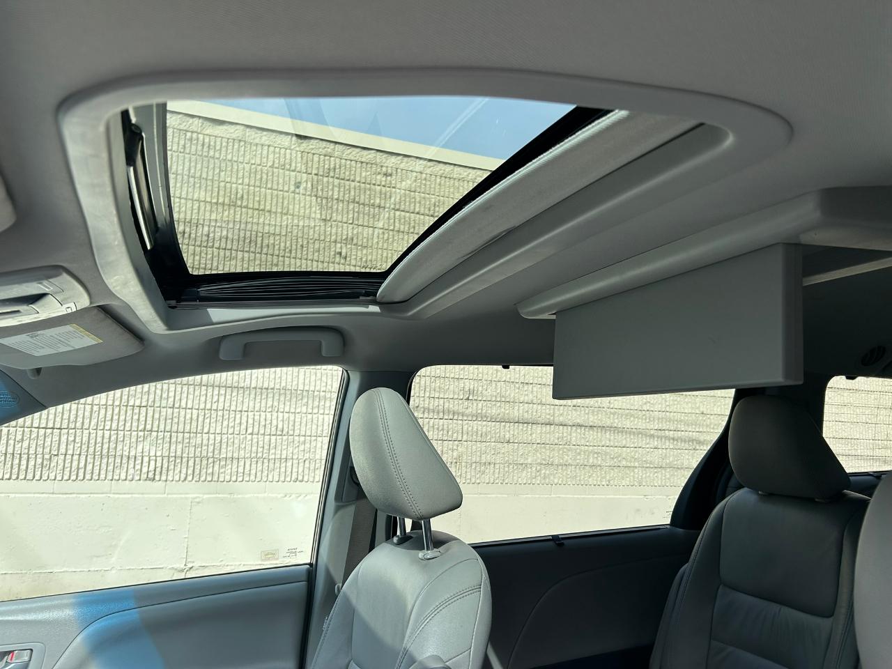 Toyota Sienna XLE Premium 5D Wagon 7 Pass AWD 2015