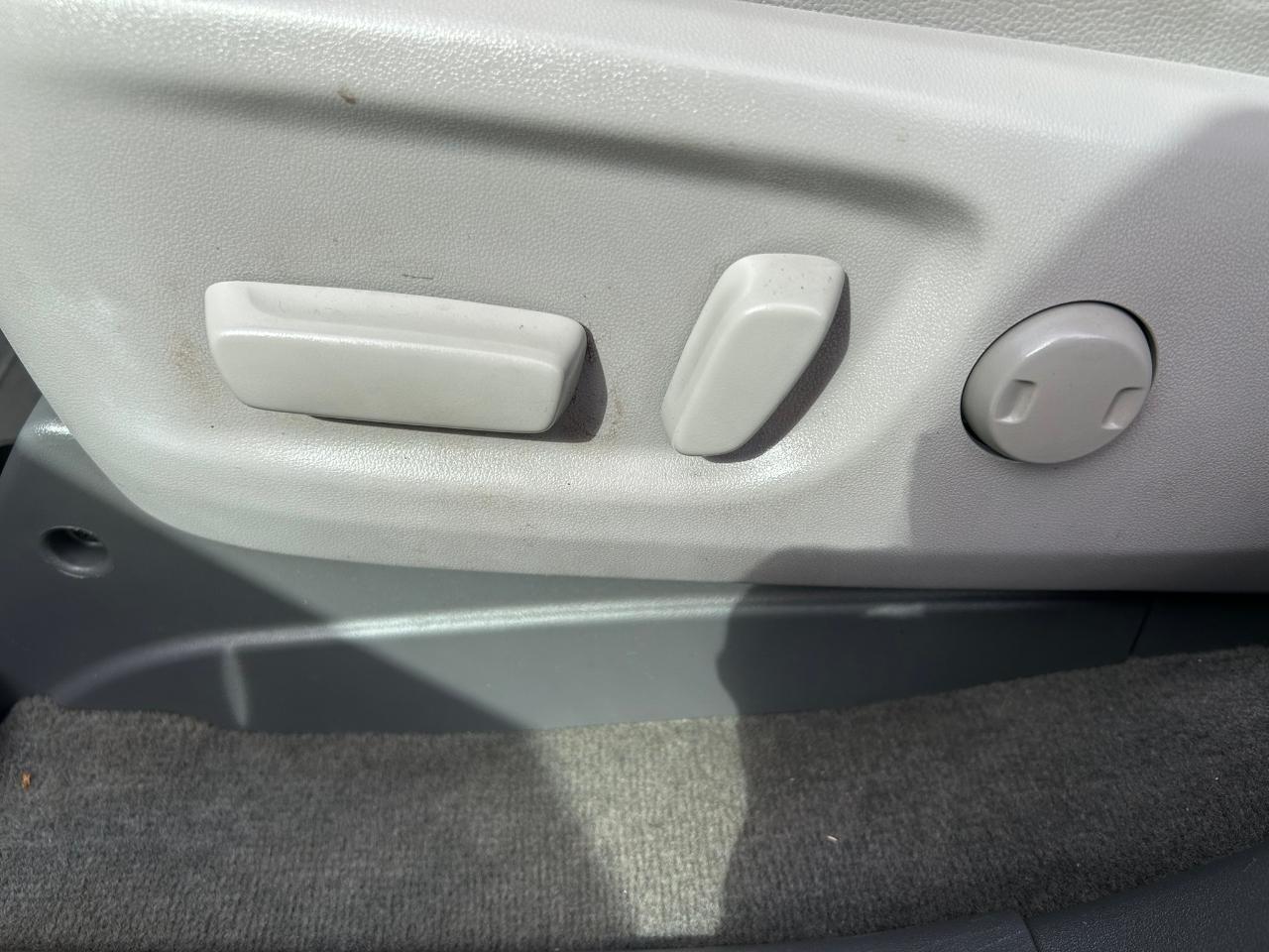 Toyota Sienna XLE Premium 5D Wagon 7 Pass AWD 2015