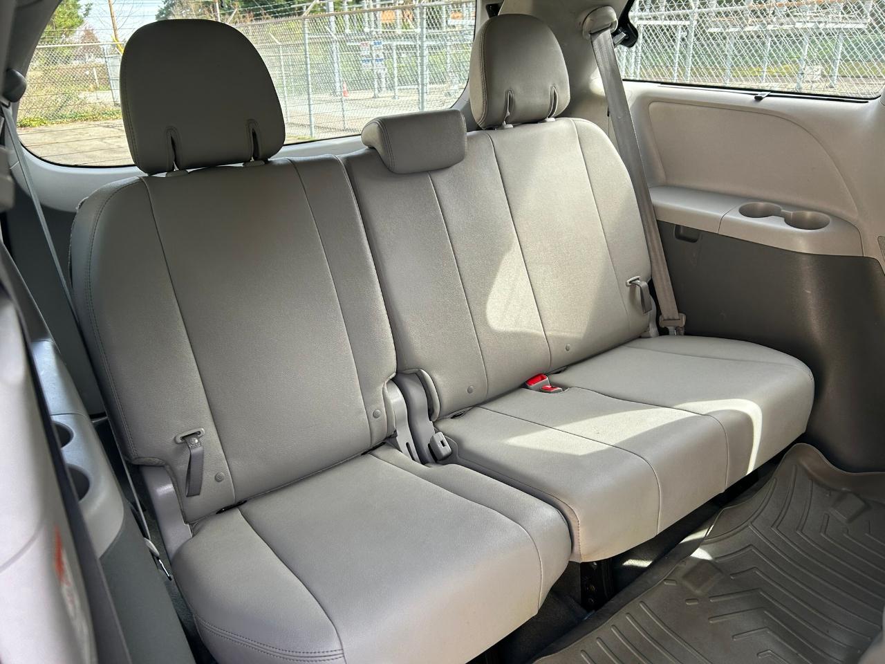 Toyota Sienna XLE Premium 5D Wagon 7 Pass AWD 2015