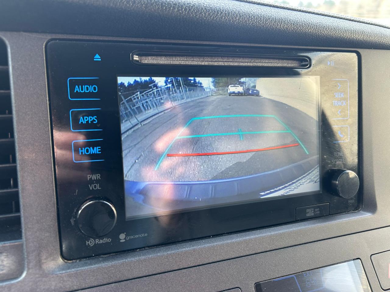 Toyota Sienna XLE Premium 5D Wagon 7 Pass AWD 2015