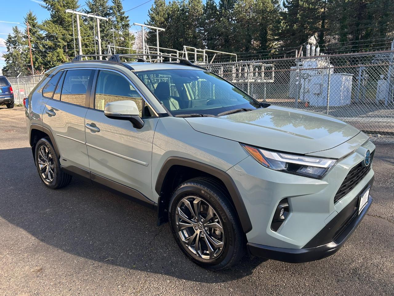 Toyota RAV4 Hybrid XLE Premium 2022