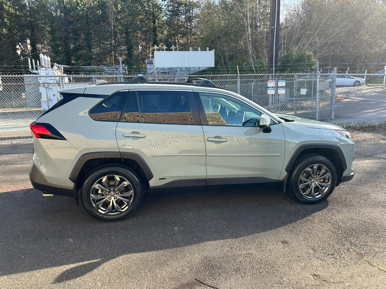 Toyota RAV4 Hybrid XLE Premium 2022