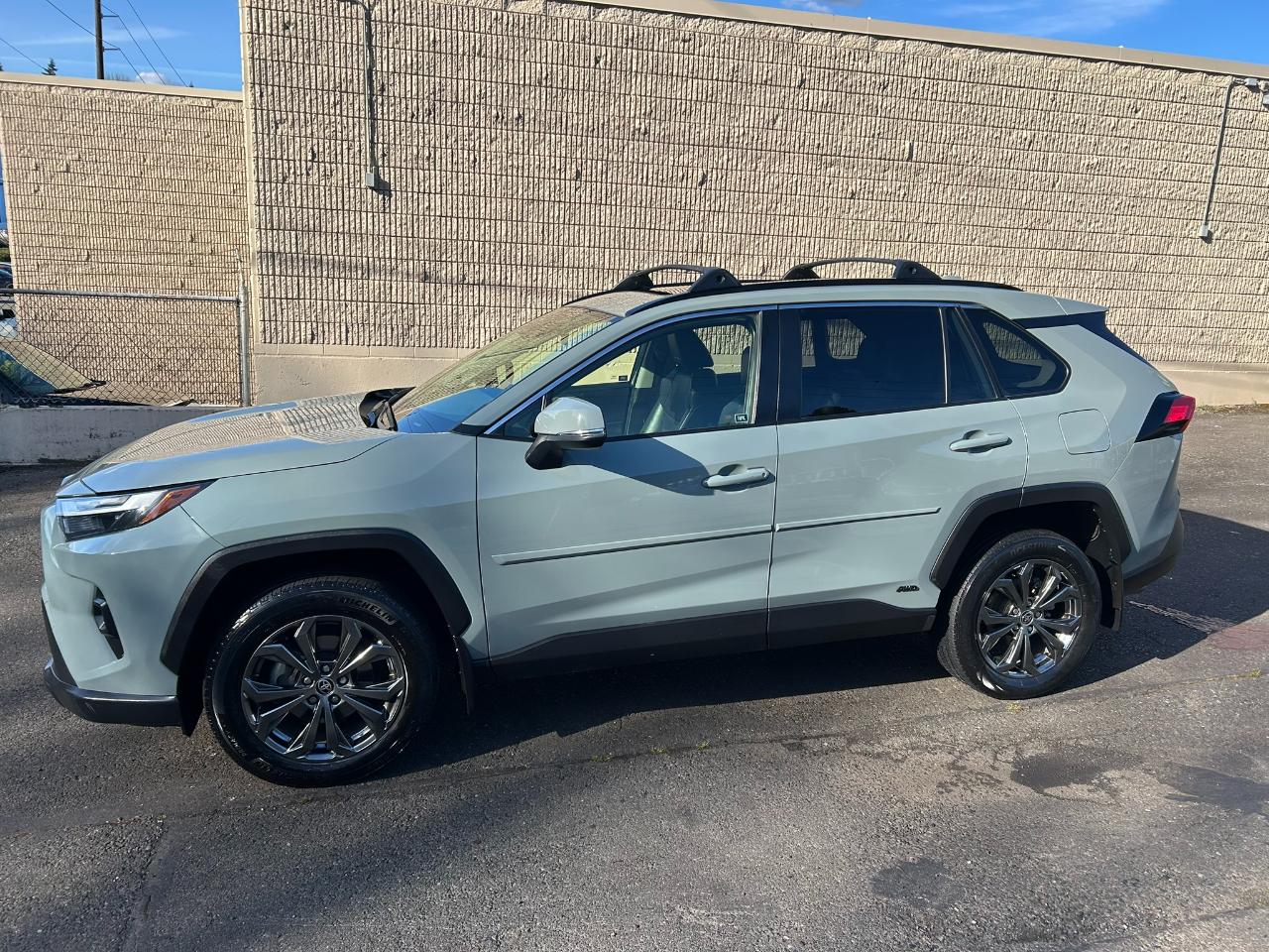 Toyota RAV4 Hybrid XLE Premium 2022