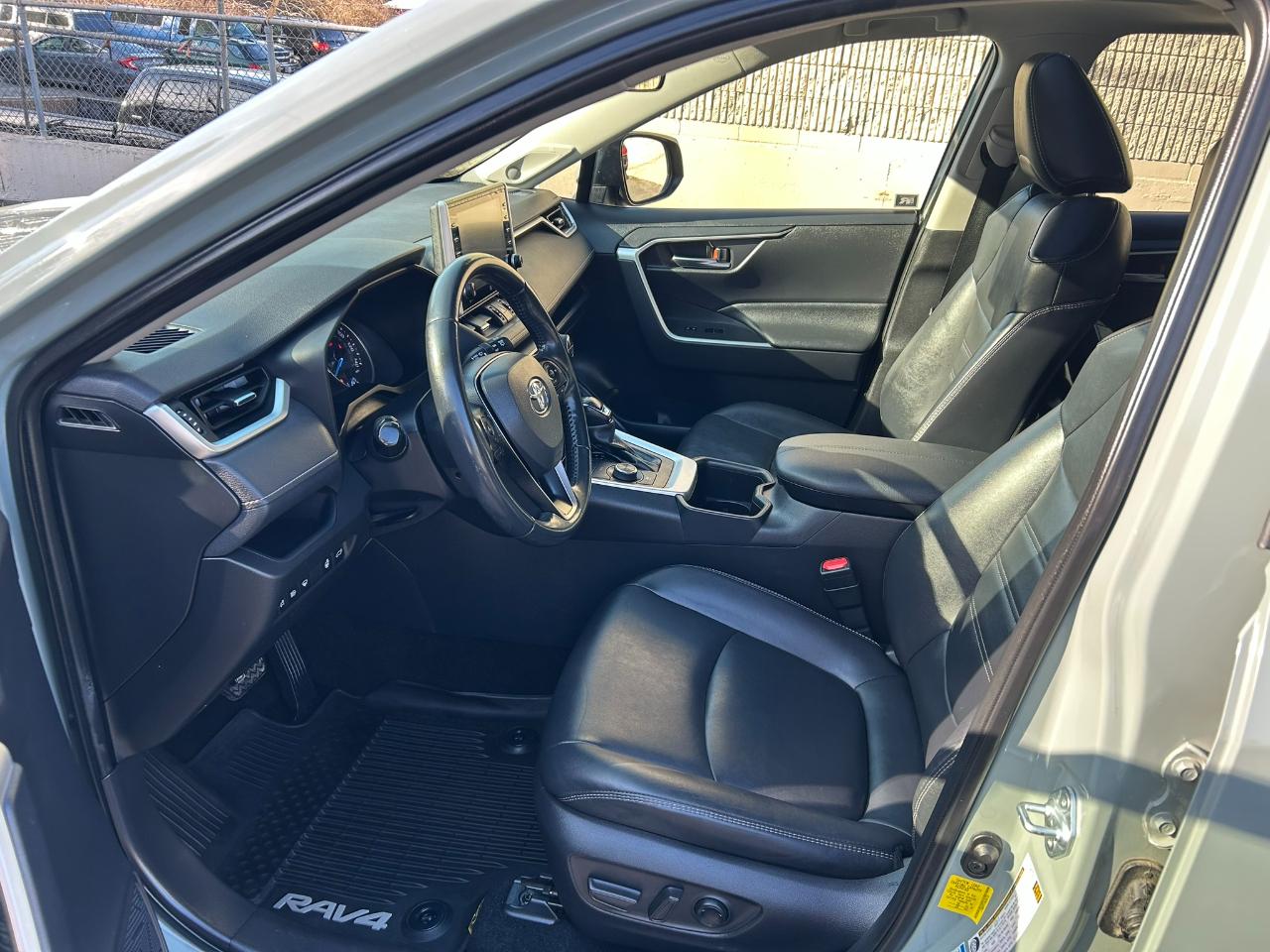 Toyota RAV4 Hybrid XLE Premium 2022