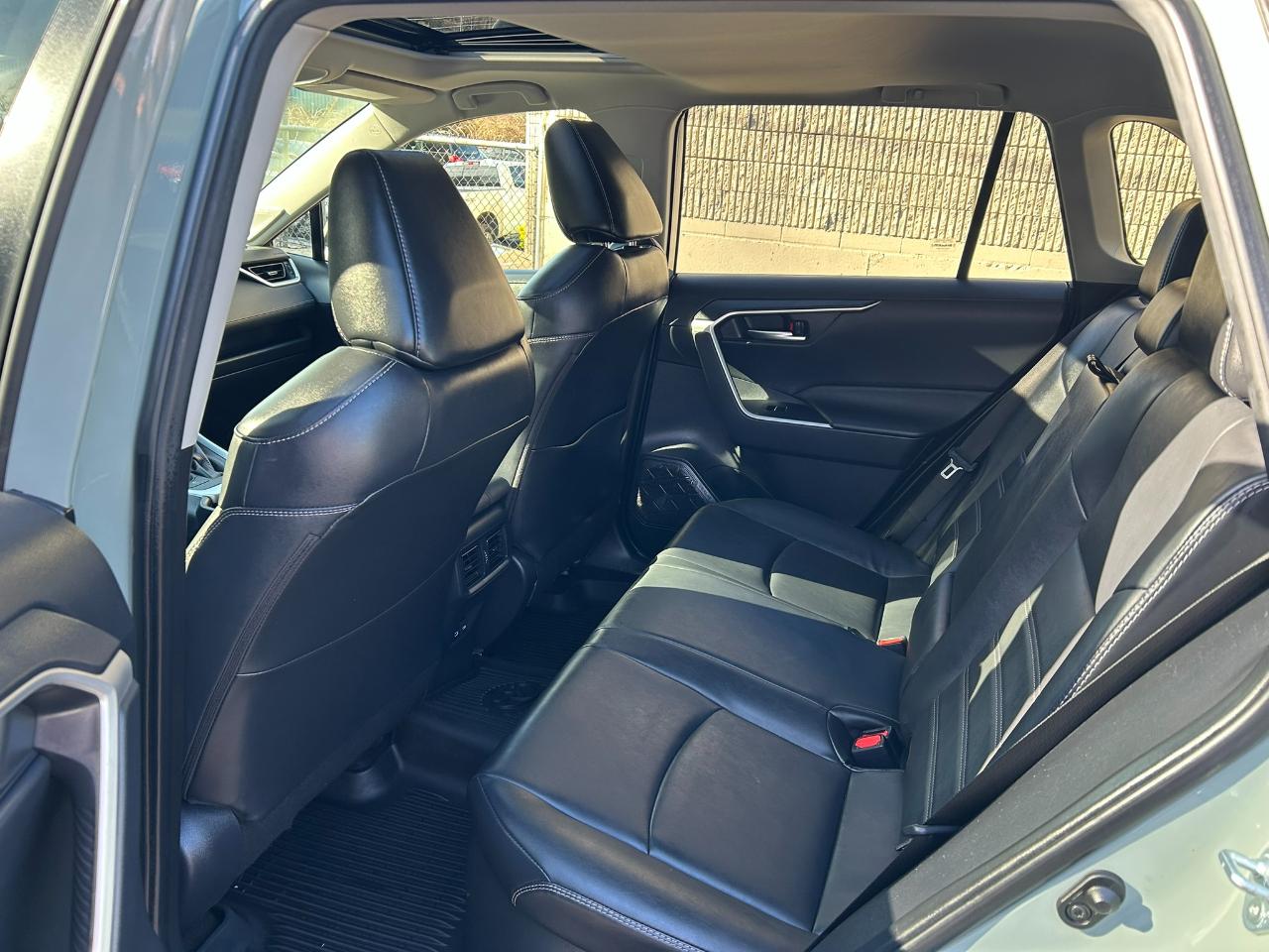 Toyota RAV4 Hybrid XLE Premium 2022