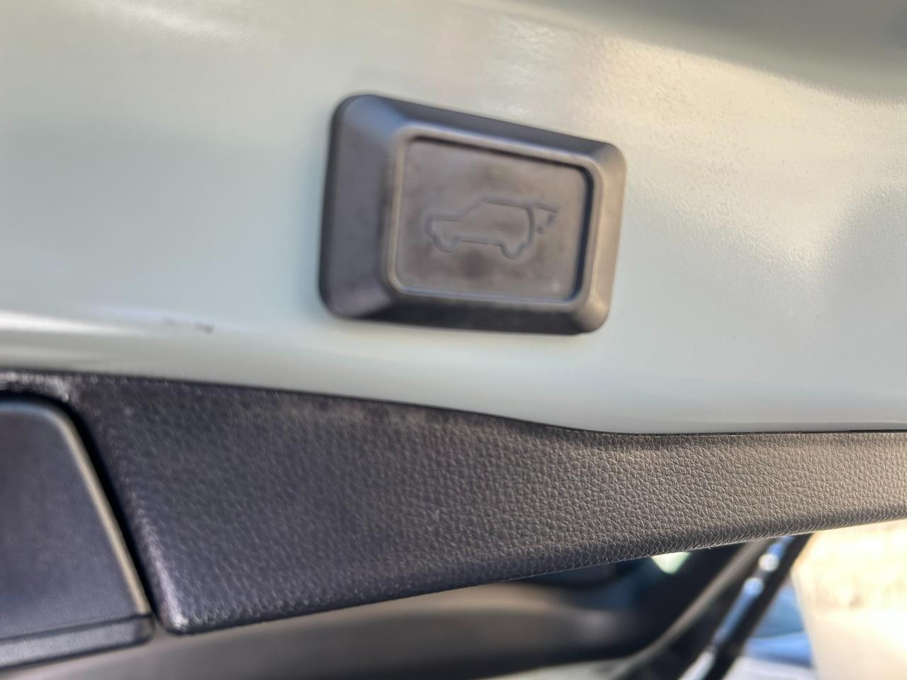 Toyota RAV4 Hybrid XLE Premium 2022