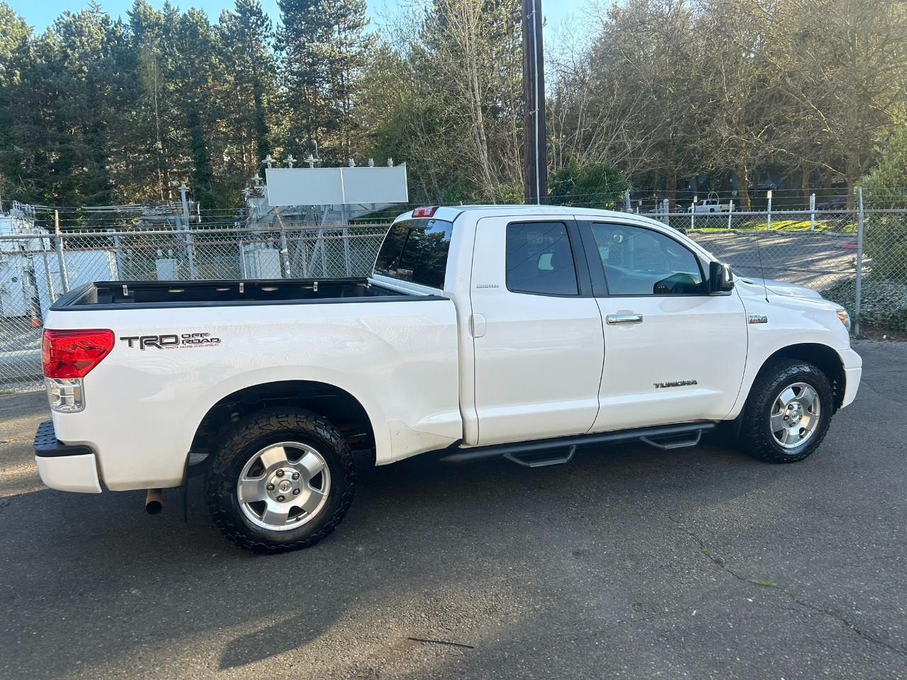 Toyota Tundra Limited 5.7L Double Cab 4WD 2013