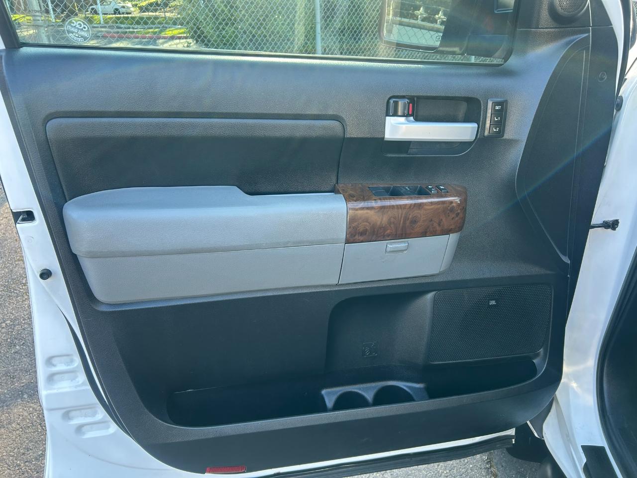 Toyota Tundra Limited 5.7L Double Cab 4WD 2013