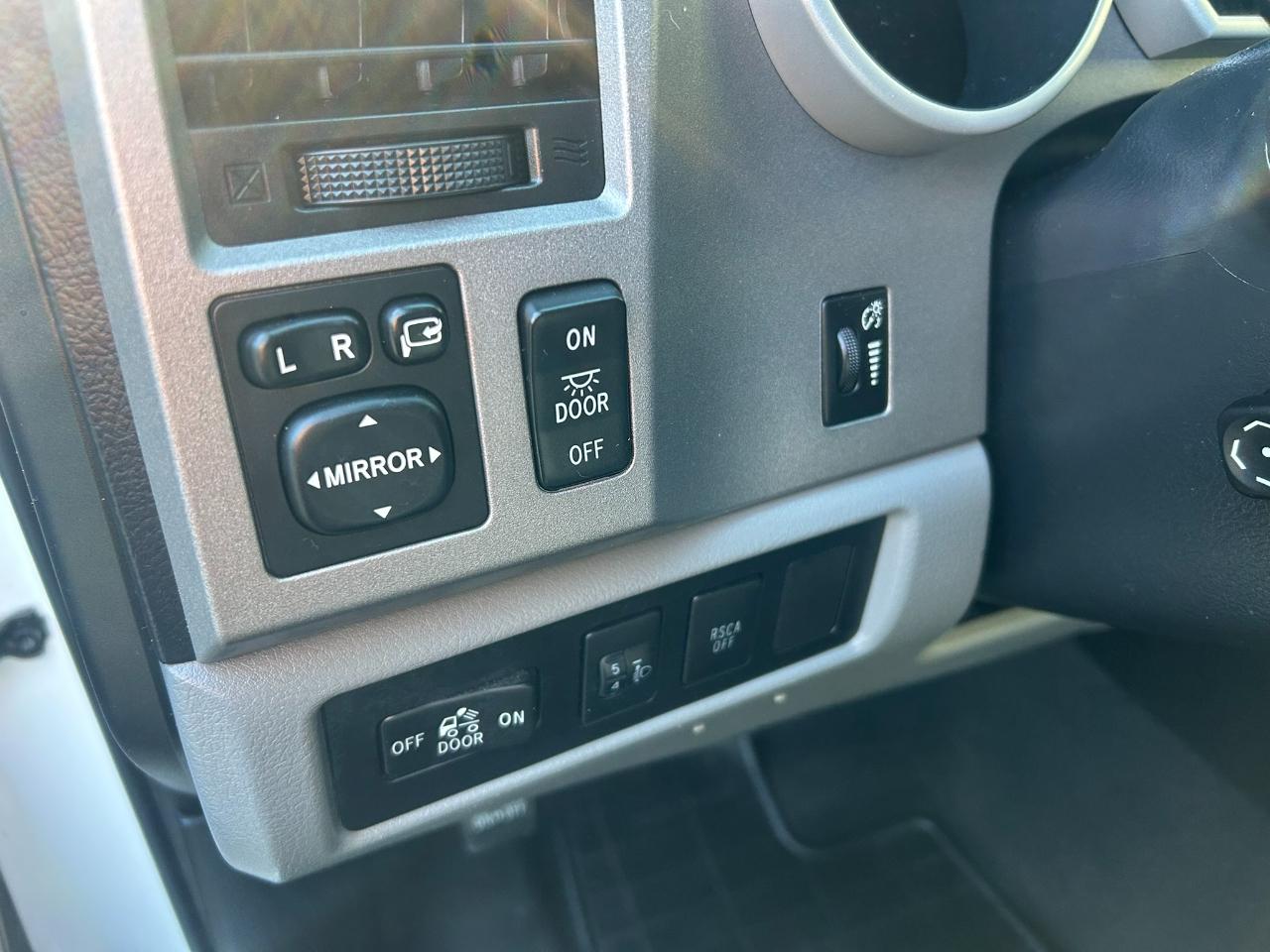 Toyota Tundra Limited 5.7L Double Cab 4WD 2013