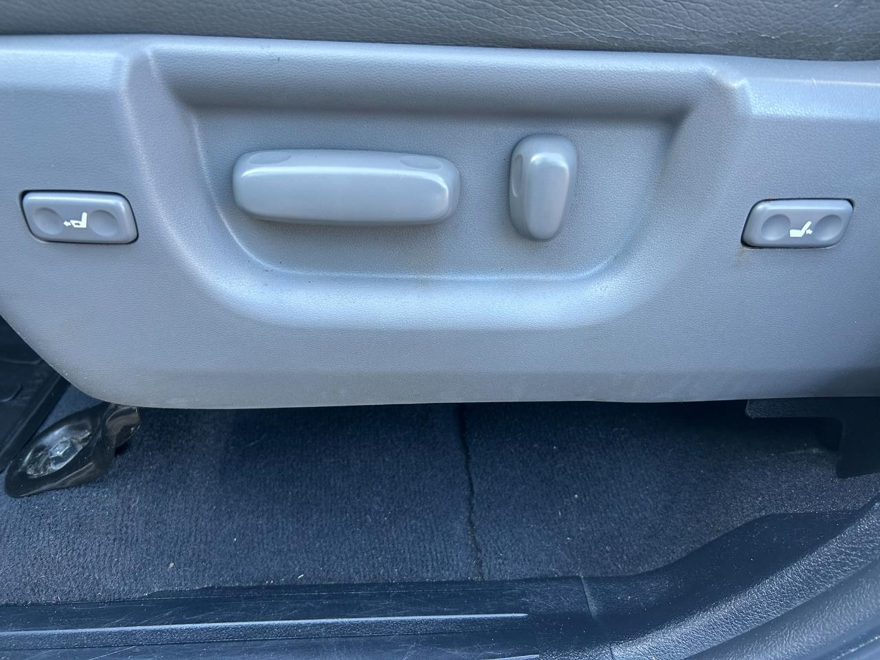 Toyota Tundra Limited 5.7L Double Cab 4WD 2013