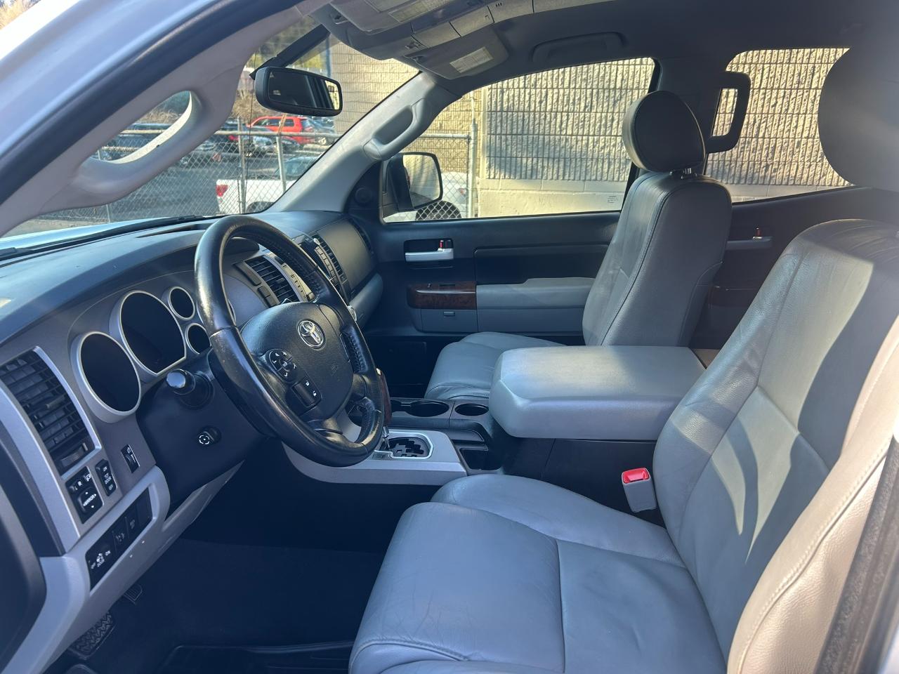 Toyota Tundra Limited 5.7L Double Cab 4WD 2013