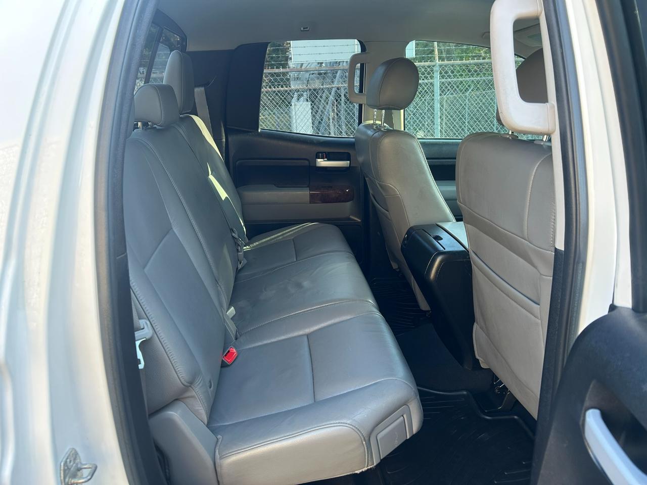 Toyota Tundra Limited 5.7L Double Cab 4WD 2013