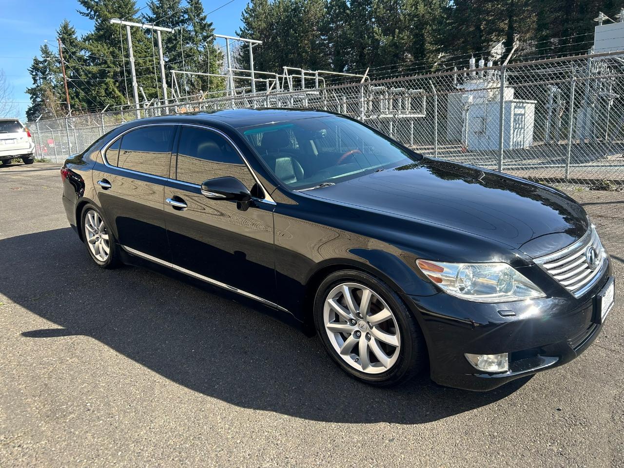 Lexus LS 460 L Luxury Sedan AWD 2010