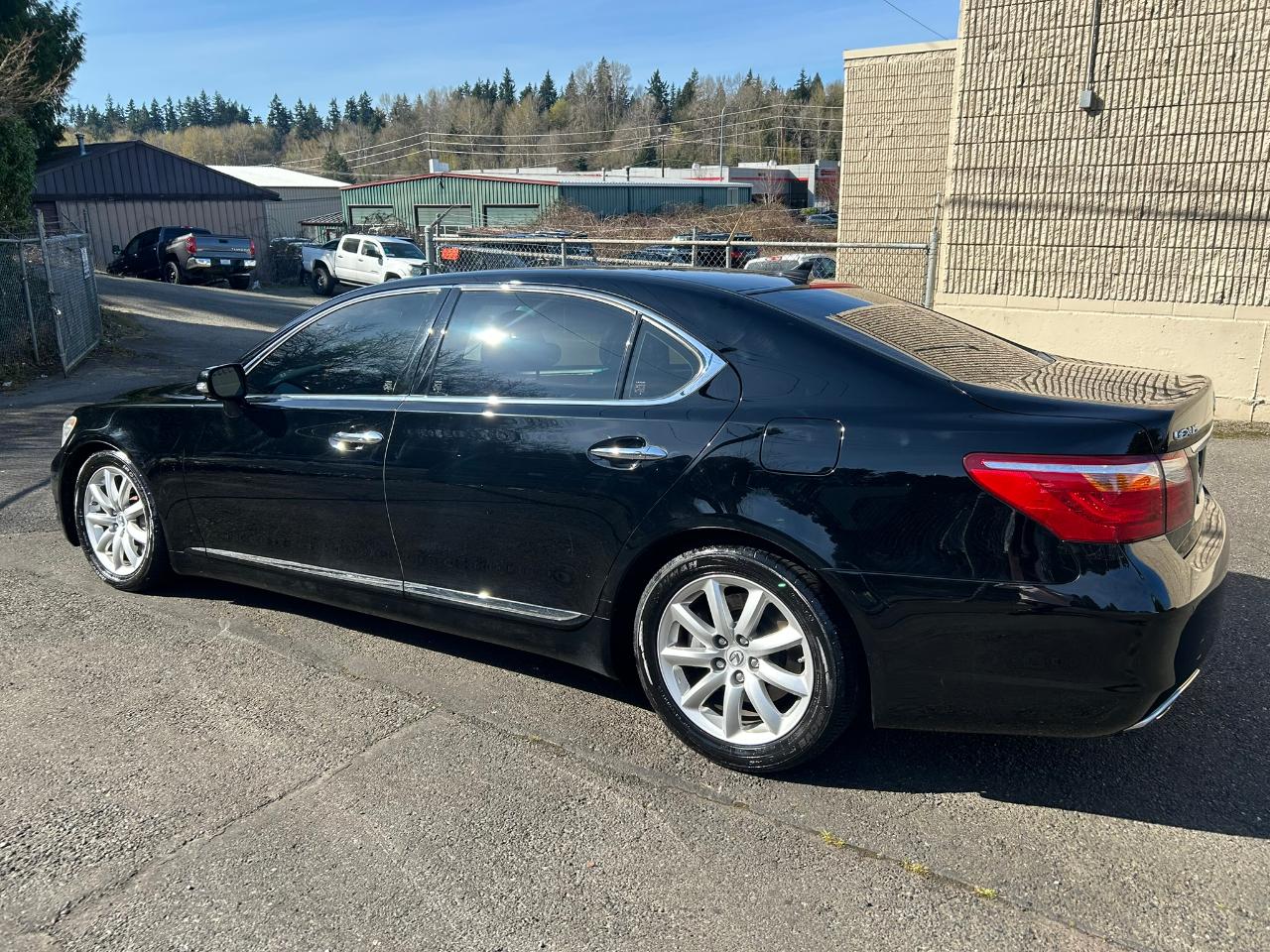 Lexus LS 460 L Luxury Sedan AWD 2010
