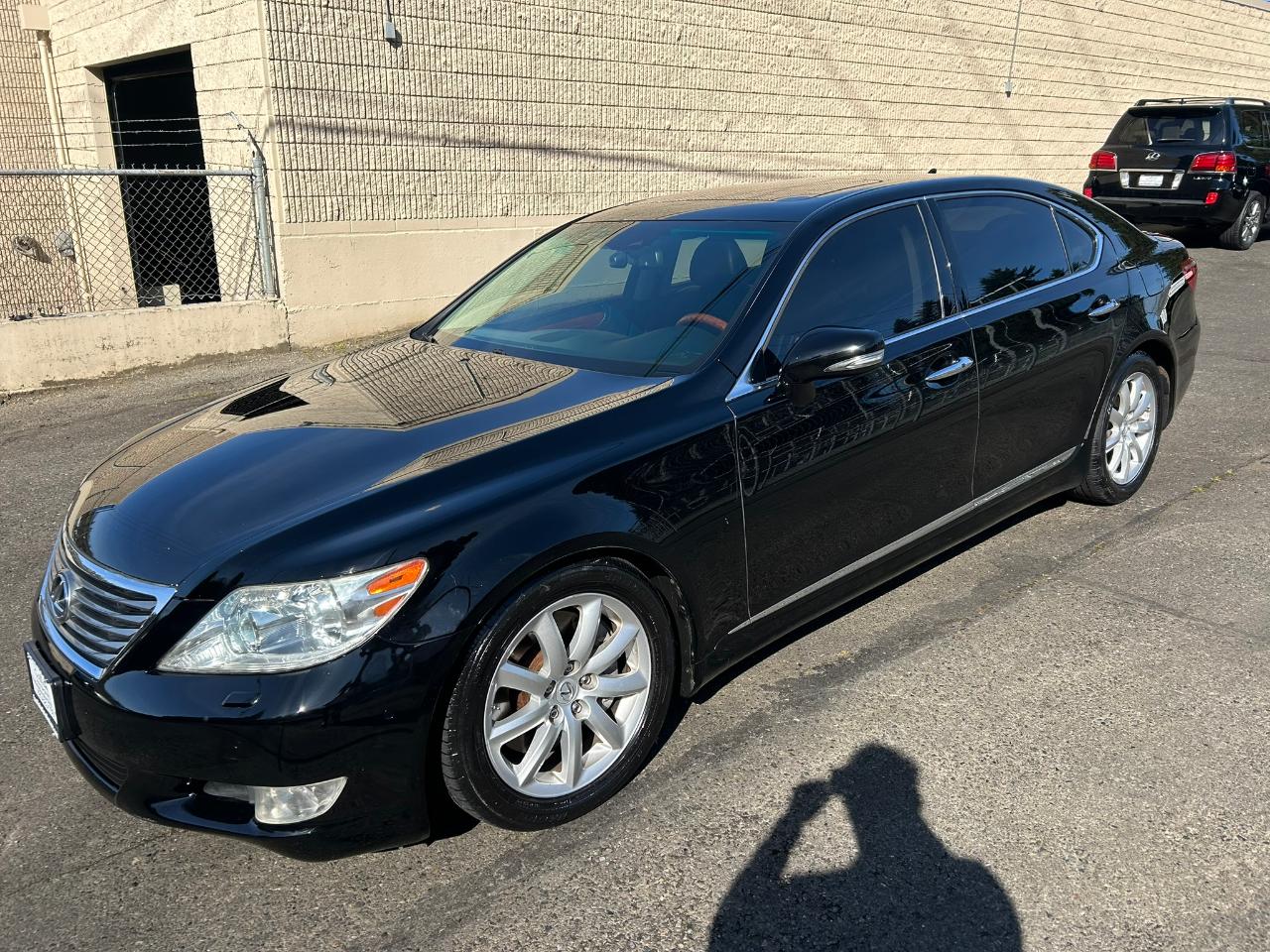 Lexus LS 460 L Luxury Sedan AWD 2010