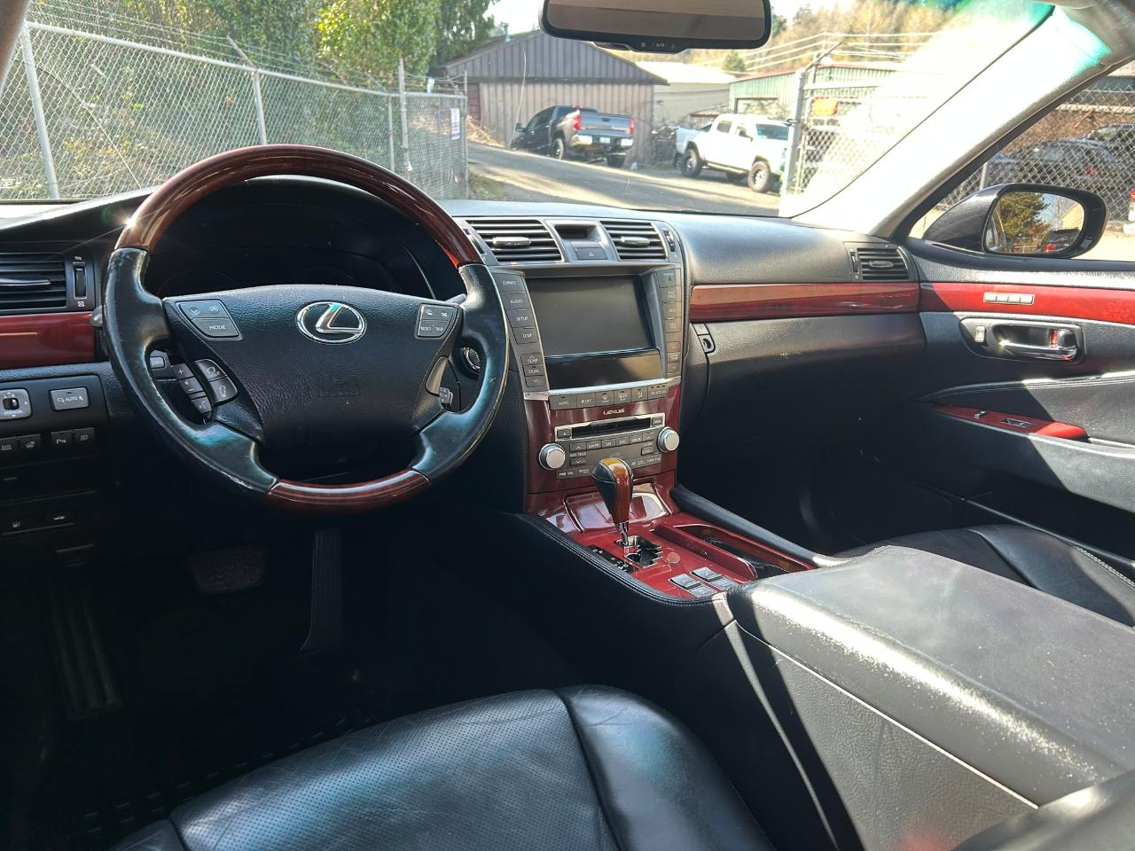 Lexus LS 460 L Luxury Sedan AWD 2010