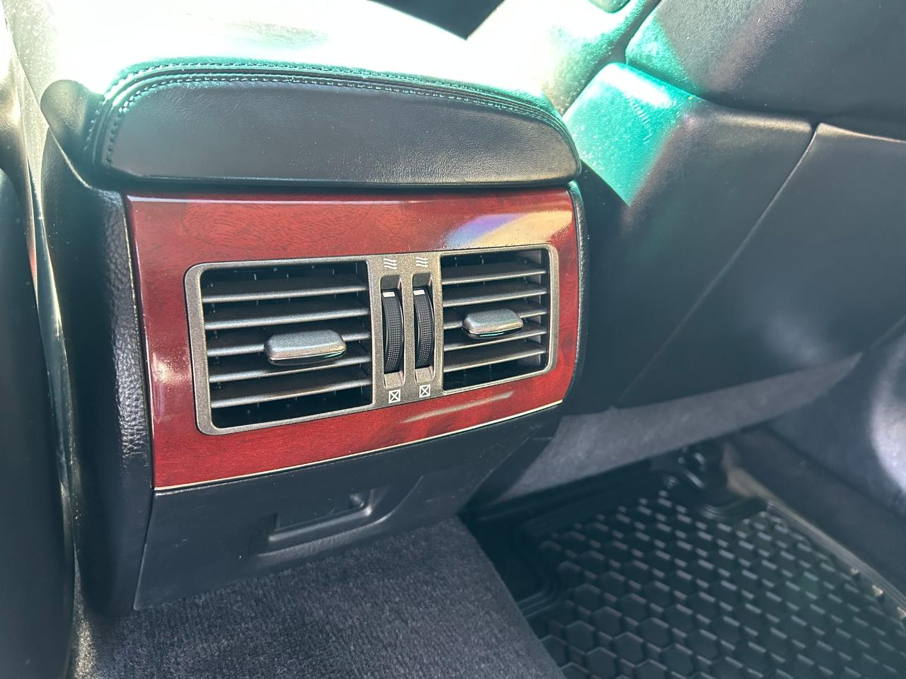 Lexus LS 460 L Luxury Sedan AWD 2010