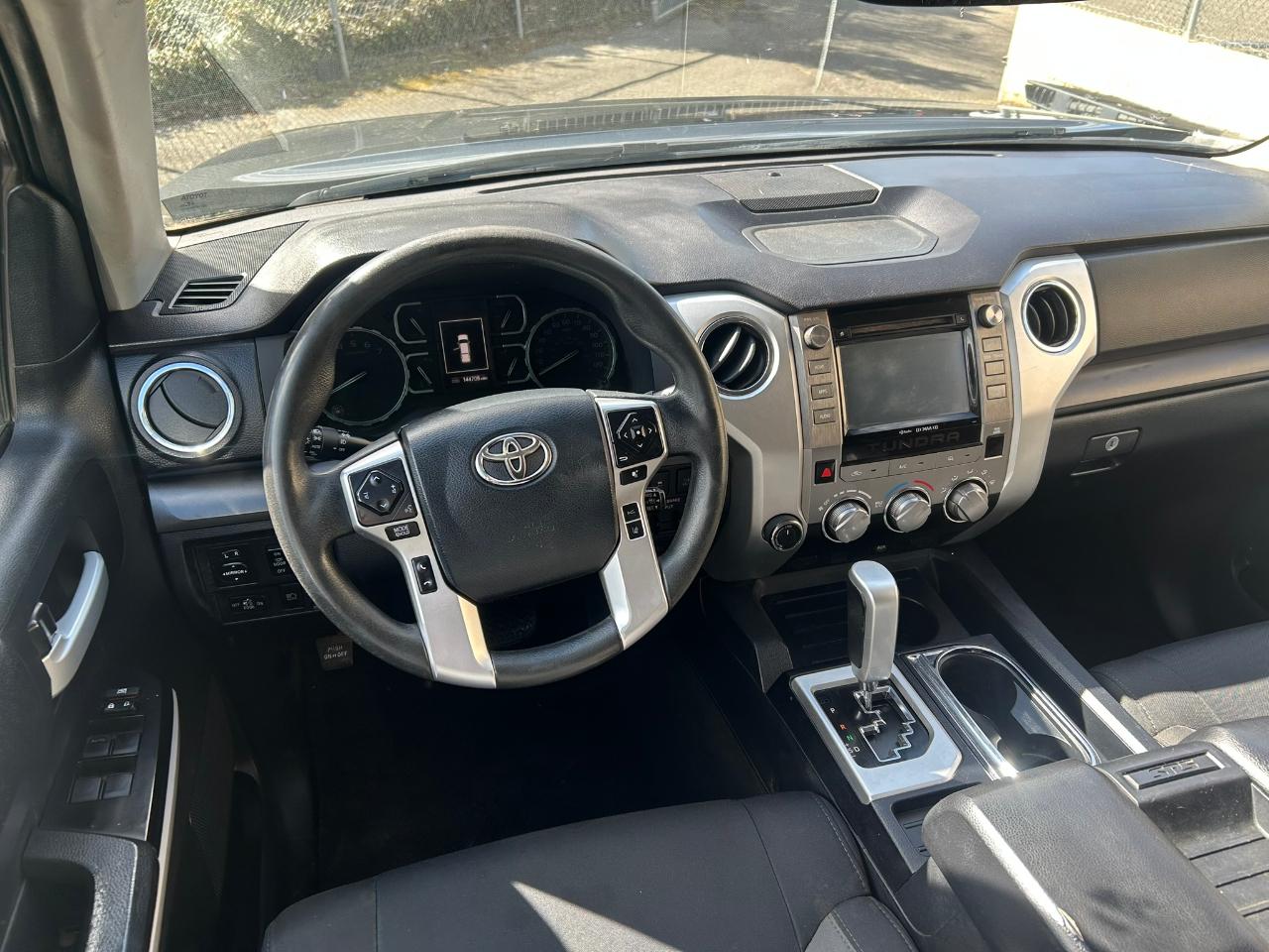 Toyota Tundra  2018