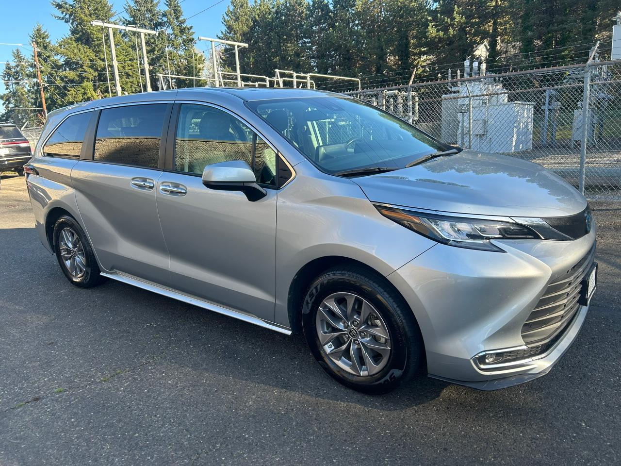 Toyota Sienna XLE 7-Passenger AWD 2022