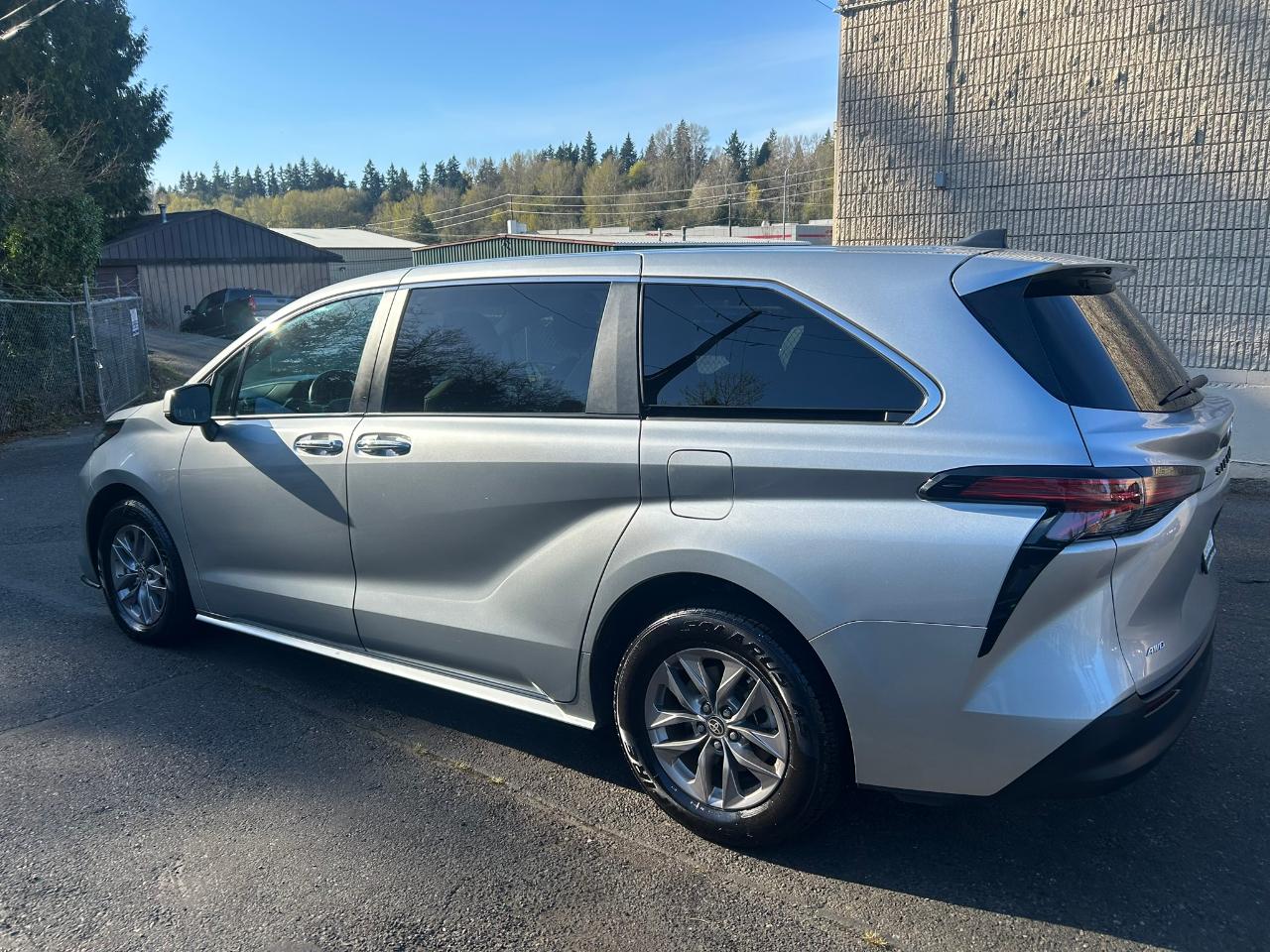 Toyota Sienna XLE 7-Passenger AWD 2022