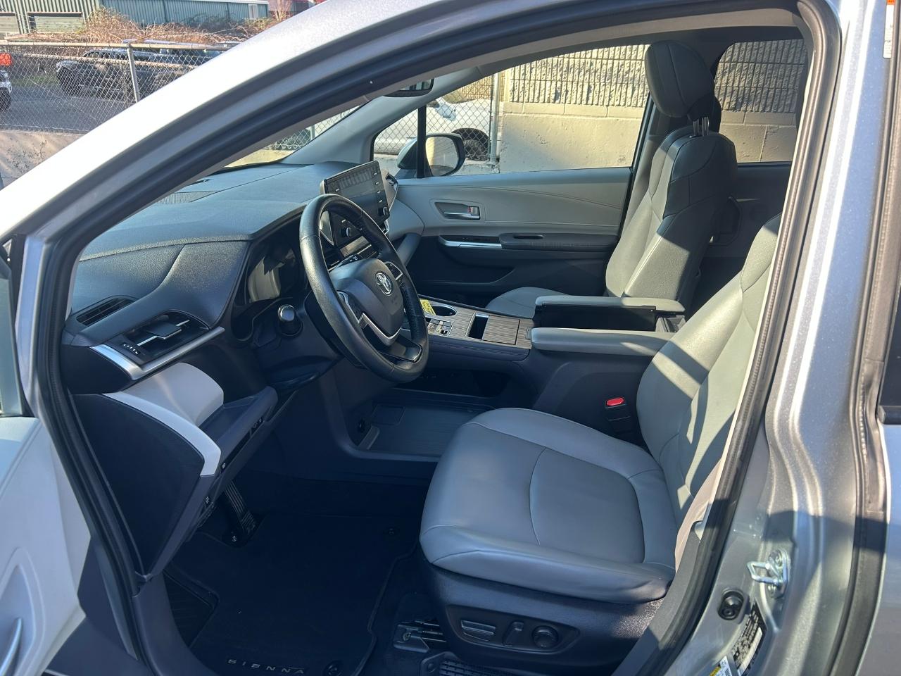 Toyota Sienna XLE 7-Passenger AWD 2022