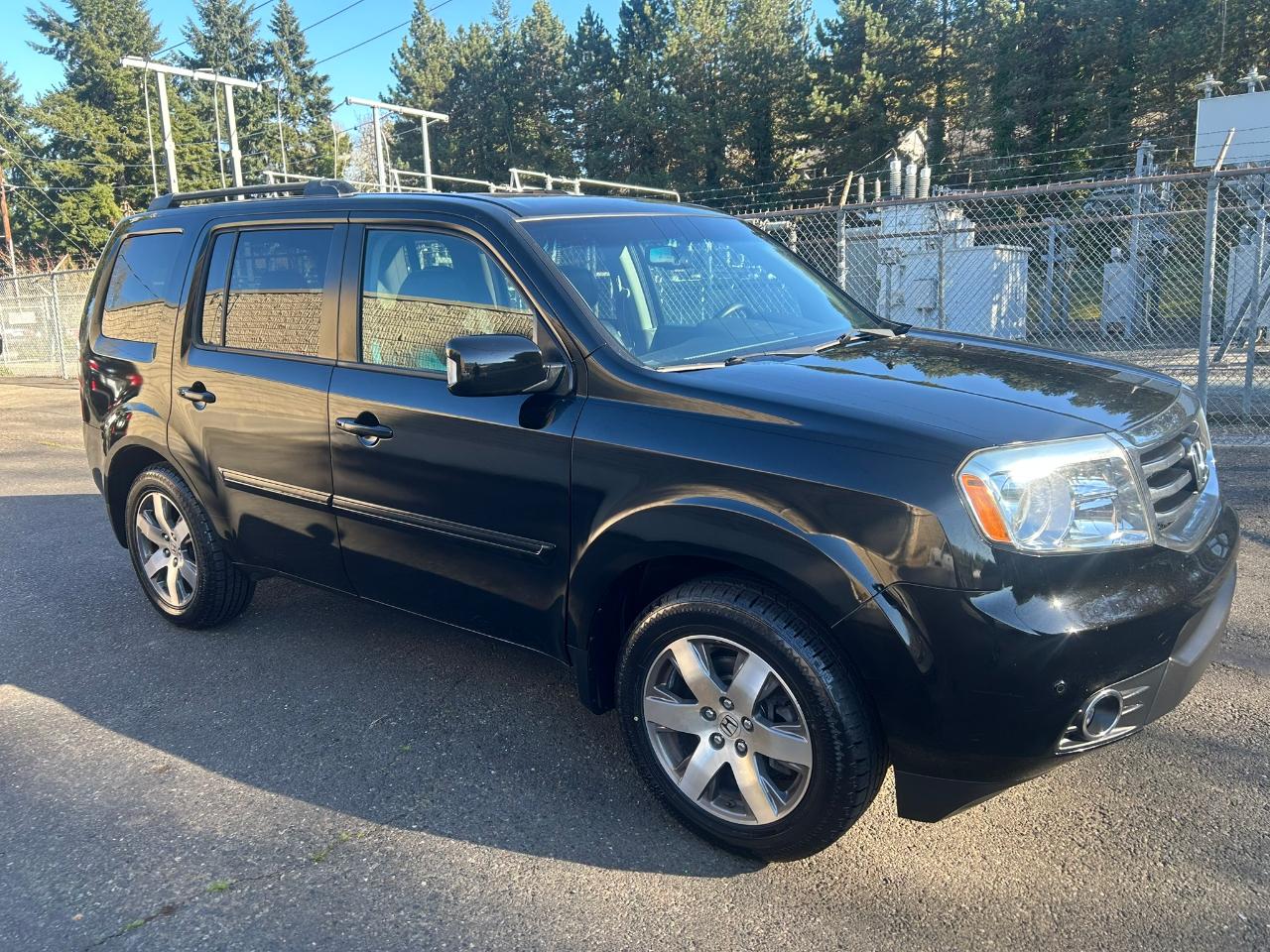Honda Pilot Touring 4WD 5-Spd AT with DVD 2014