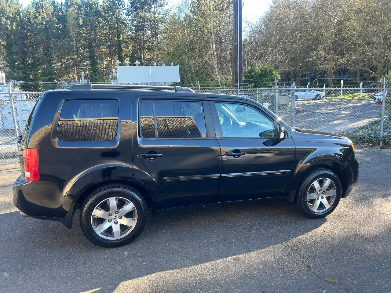 Honda Pilot Touring 4WD 5-Spd AT with DVD 2014