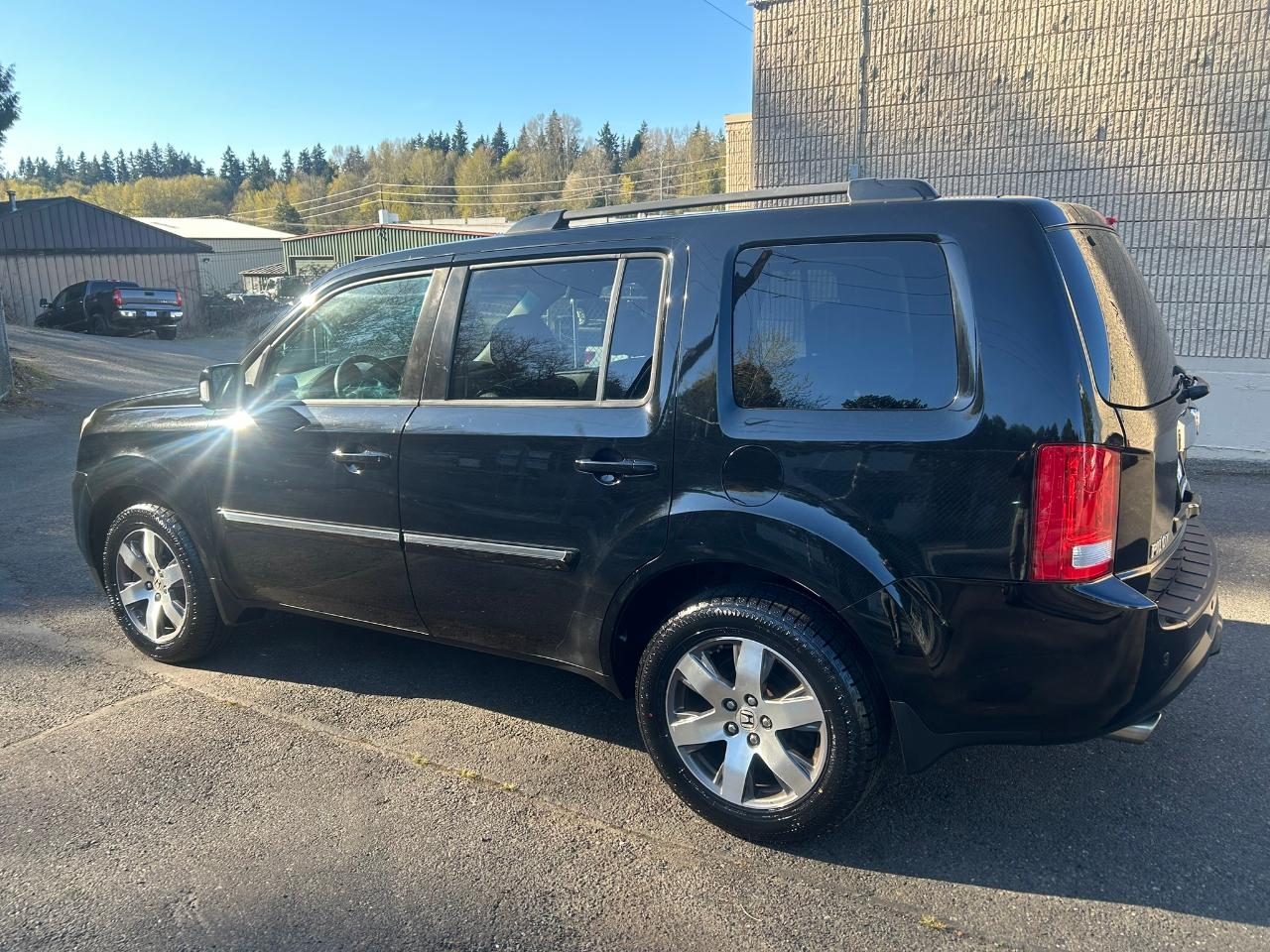 Honda Pilot Touring 4WD 5-Spd AT with DVD 2014