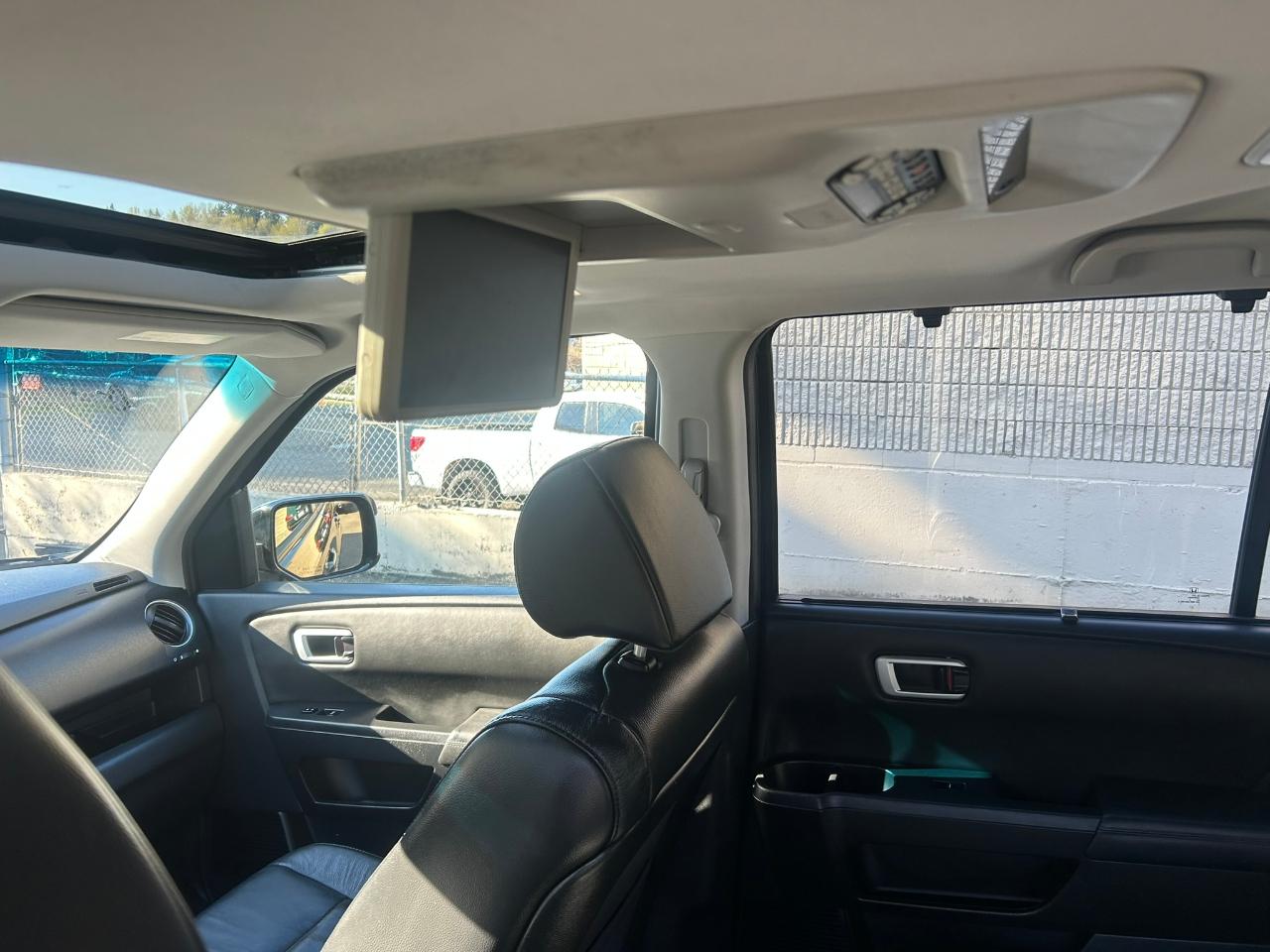 Honda Pilot Touring 4WD 5-Spd AT with DVD 2014