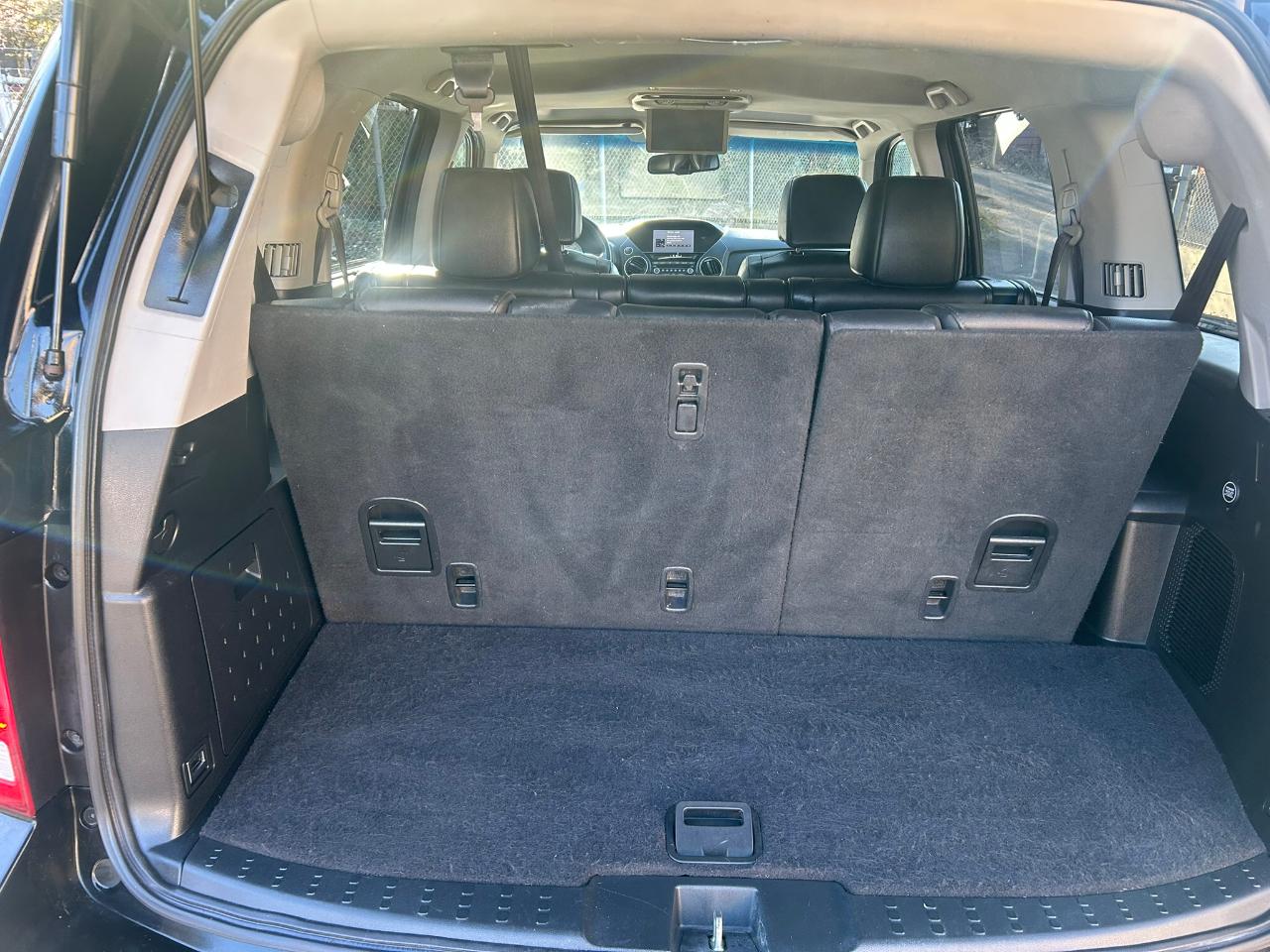 Honda Pilot Touring 4WD 5-Spd AT with DVD 2014