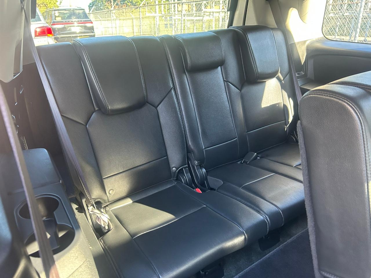 Honda Pilot Touring 4WD 5-Spd AT with DVD 2014