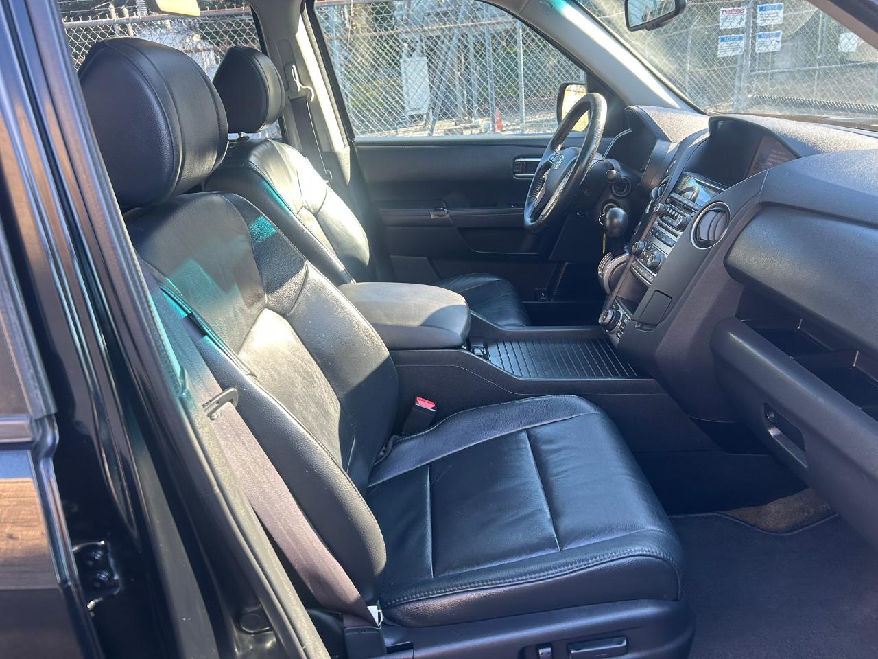 Honda Pilot Touring 4WD 5-Spd AT with DVD 2014