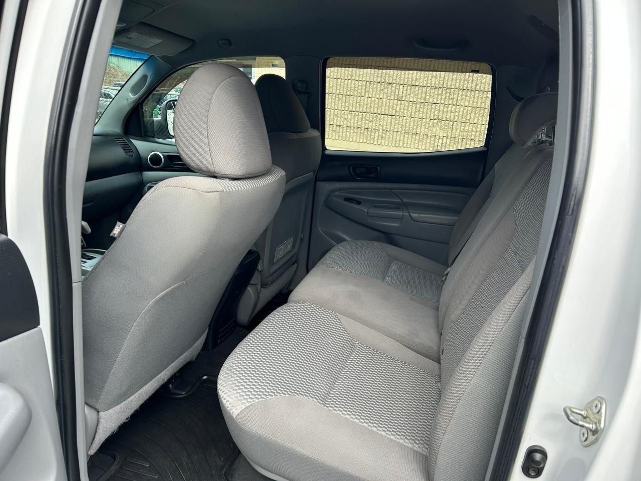 Toyota Tacoma Double Cab V6 5AT 4WD 2015